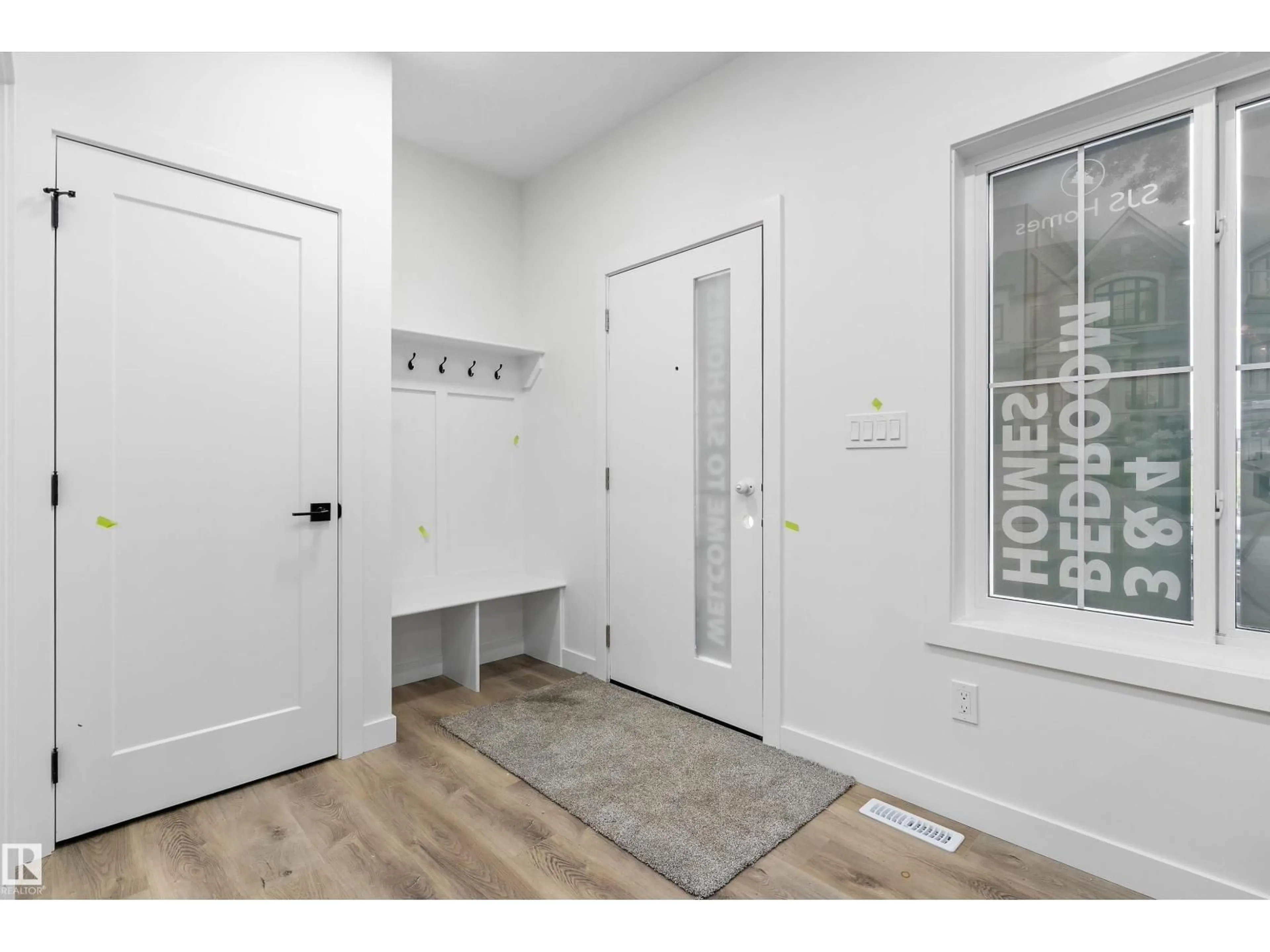 Indoor entryway for 180 PACIFIC DR, Spruce Grove Alberta T7X4T1