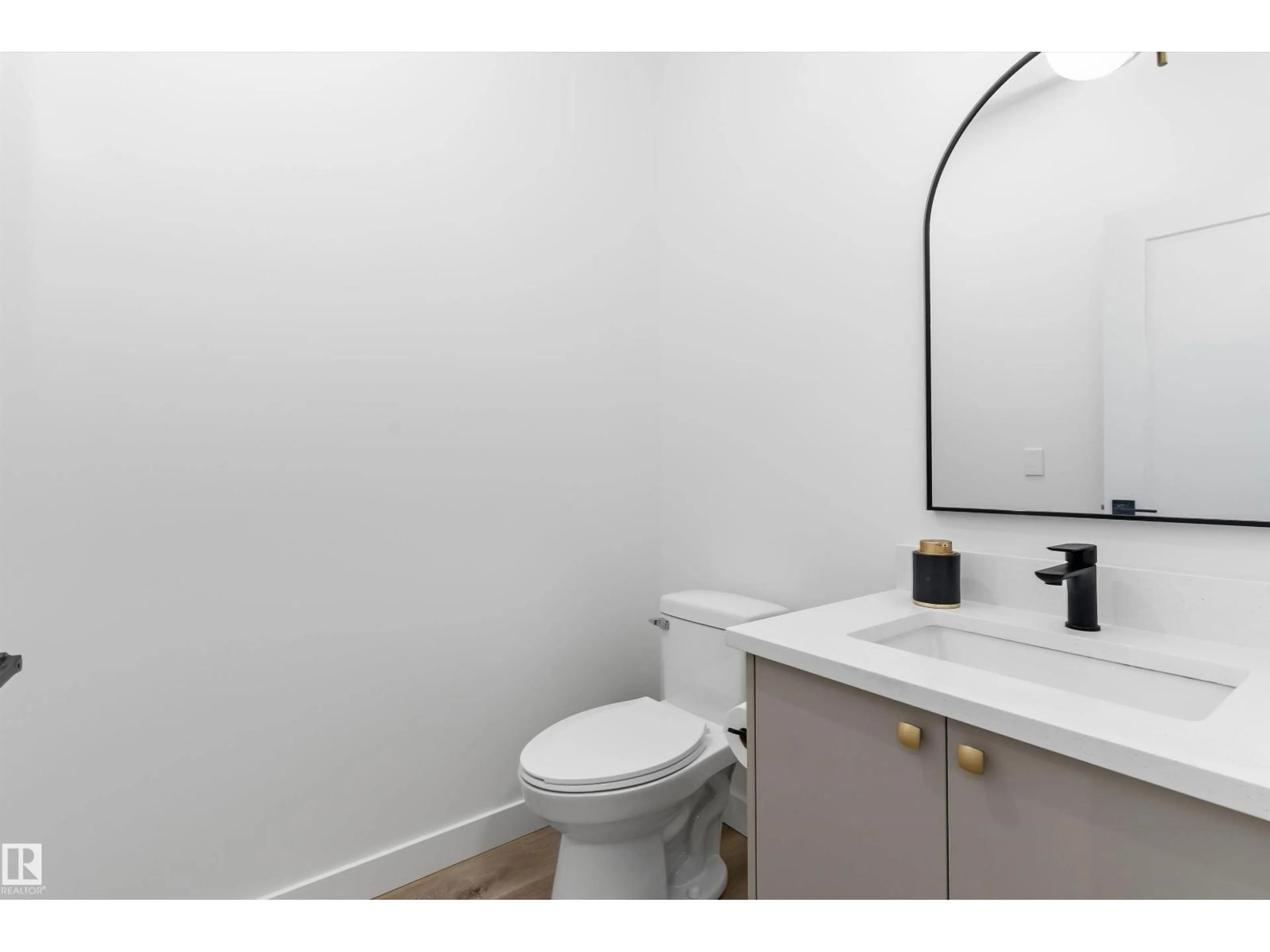 Standard bathroom, ceramic/tile floor for 180 PACIFIC DR, Spruce Grove Alberta T7X4T1