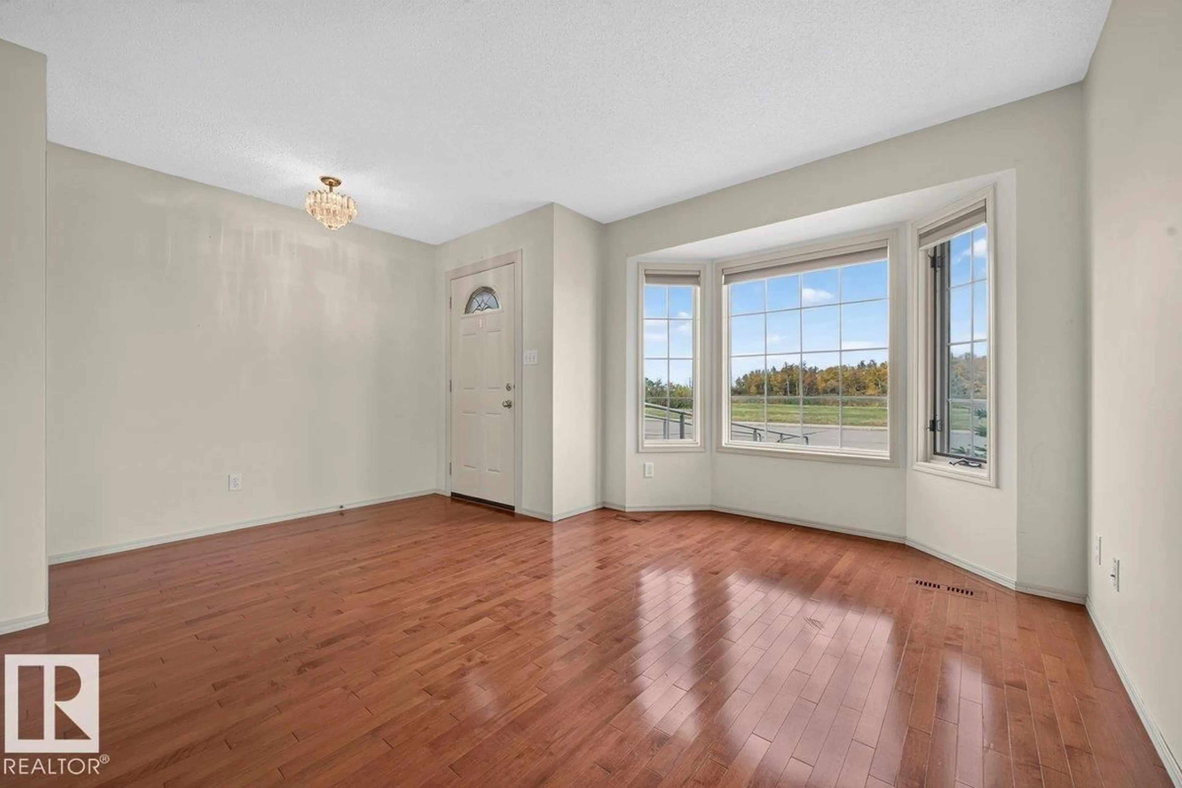 A pic of a room for 825 GRANDIN DR, Morinville Alberta T8R1C7
