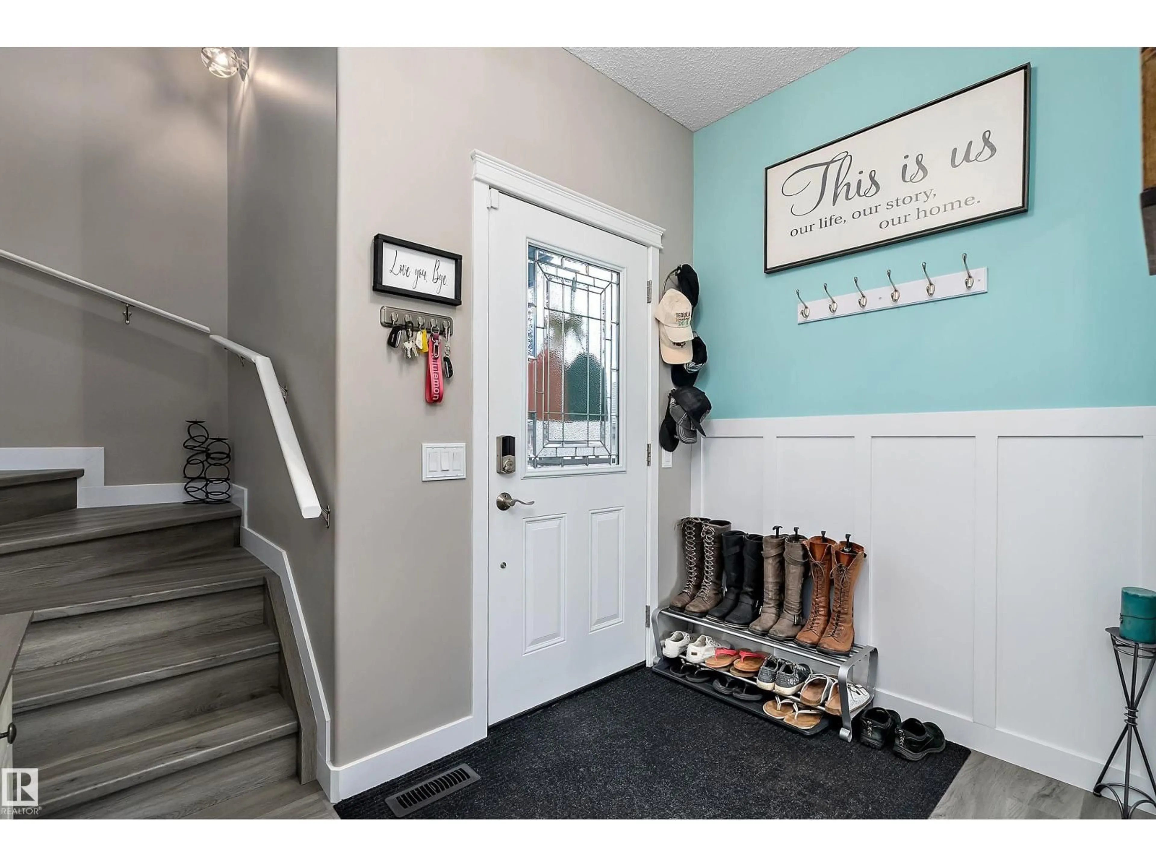 Indoor entryway for 47 BIRCHMONT DR, Leduc Alberta T9E8S4