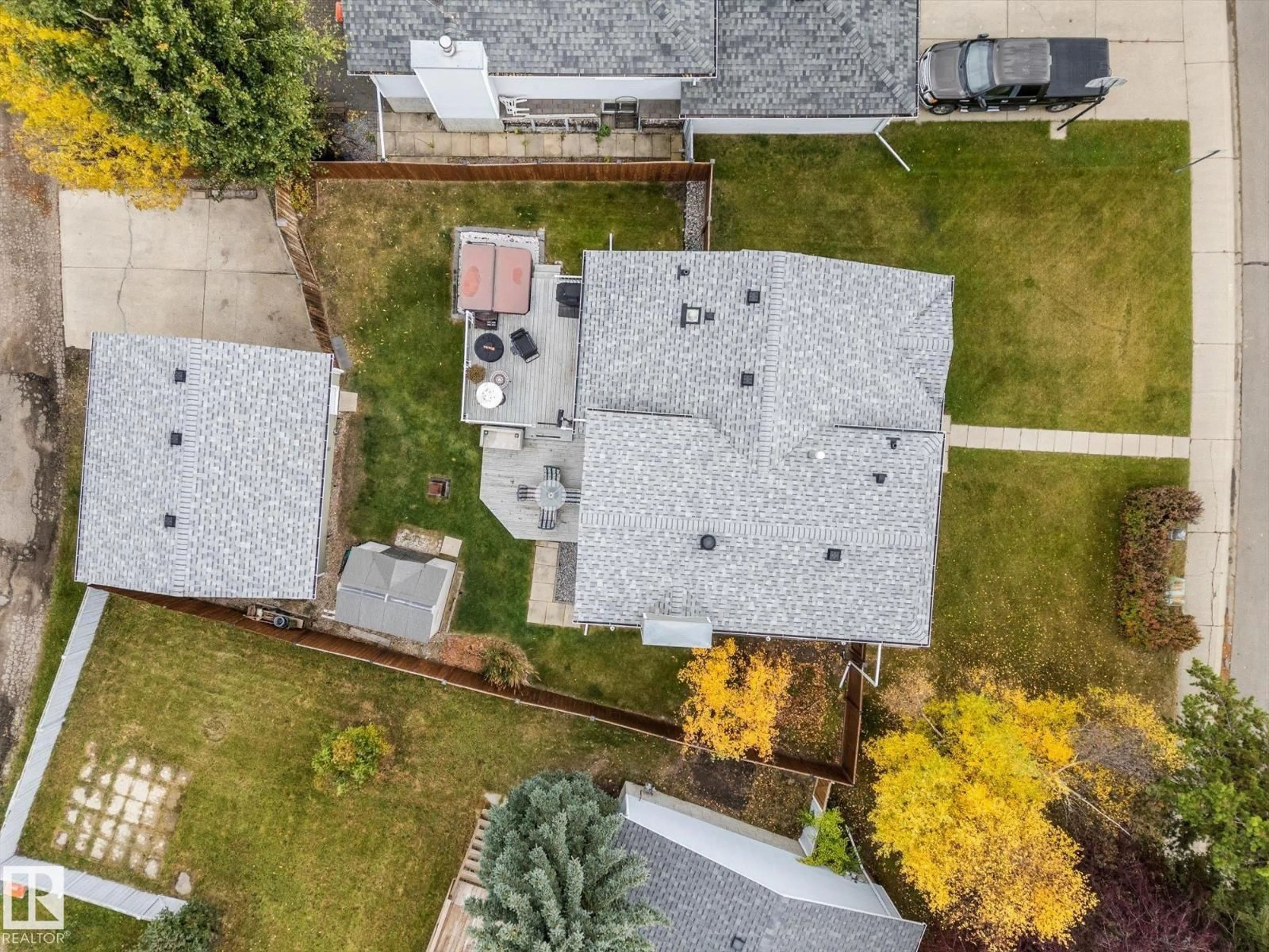 A pic from outside/outdoor area/front of a property/back of a property/a pic from drone, street for 4103 44 AV, Stony Plain Alberta T7Z1K3