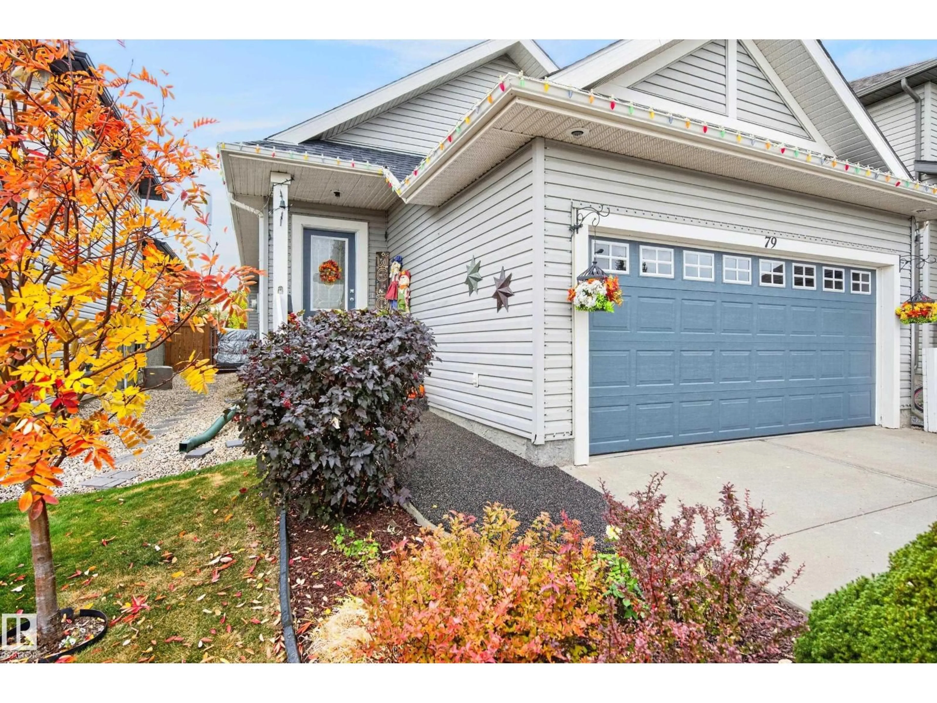 Home with vinyl exterior material, street for 79 CHATWIN RD, Sherwood Park Alberta T8H2S6