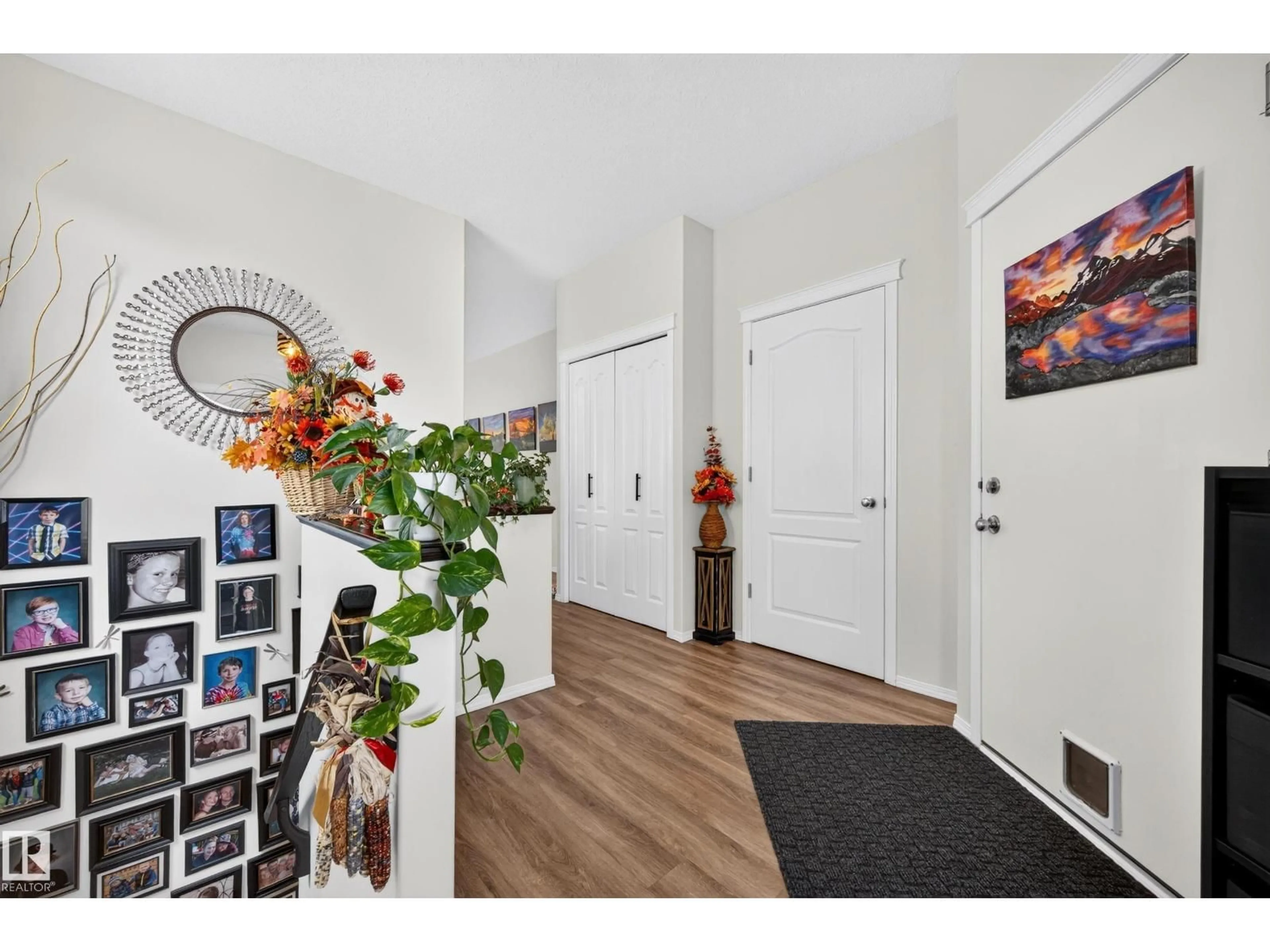 Indoor entryway for 79 CHATWIN RD, Sherwood Park Alberta T8H2S6