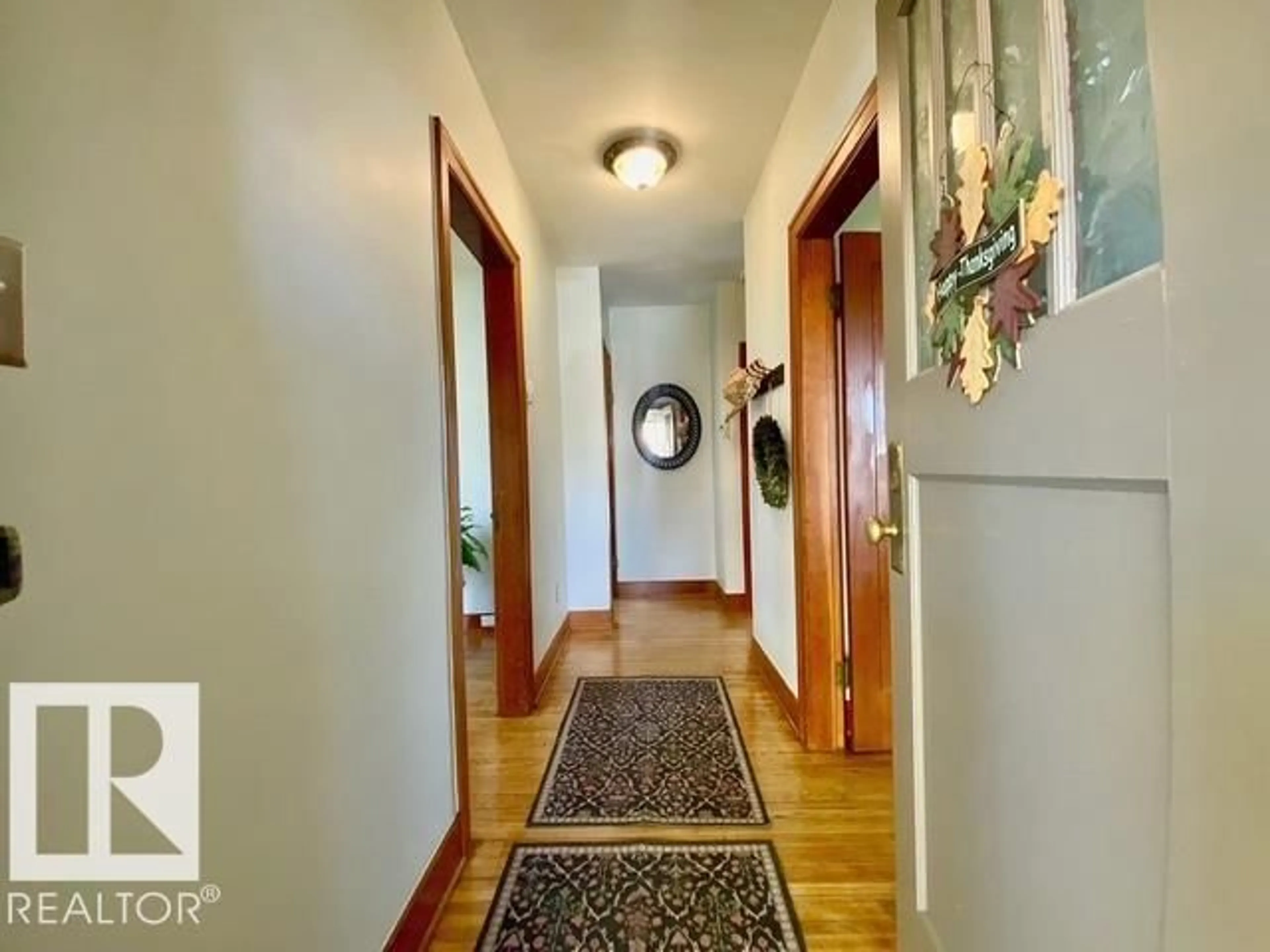 Indoor entryway for 5005 46 AV, Wetaskiwin Alberta T9A1W8