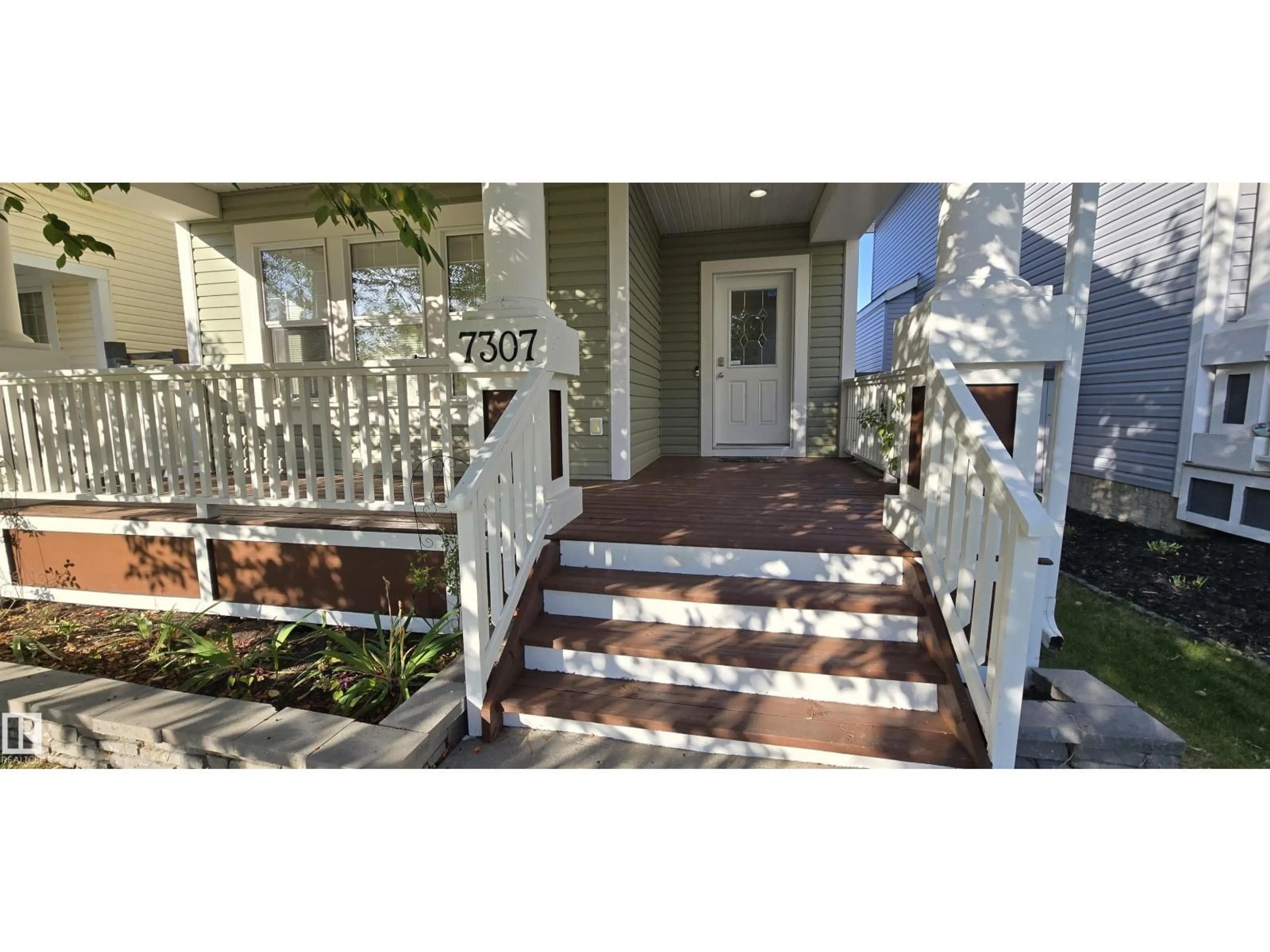 Indoor entryway for SW - 7307 14A AV, Edmonton Alberta T6X0E2