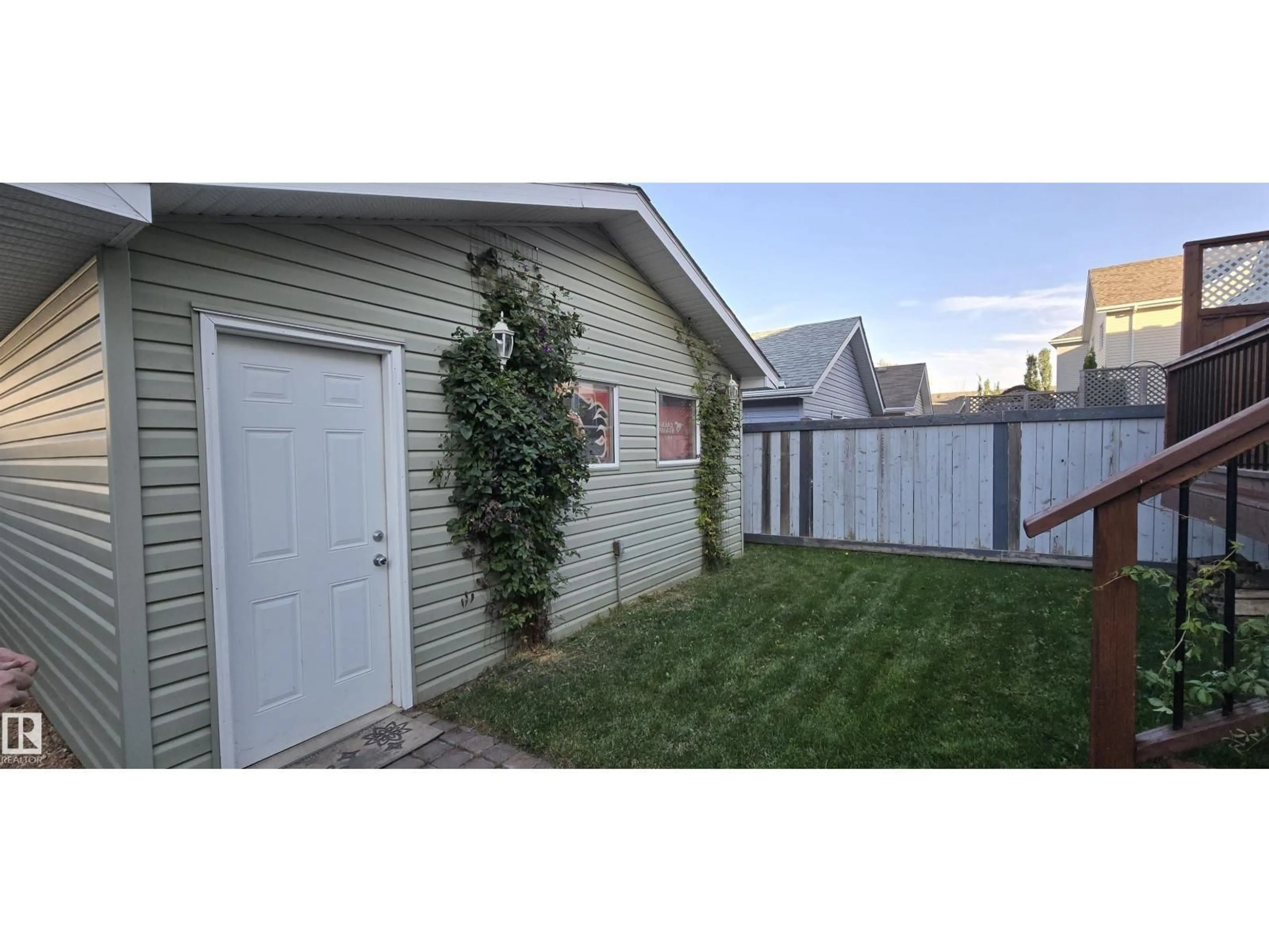 Shed for SW - 7307 14A AV, Edmonton Alberta T6X0E2