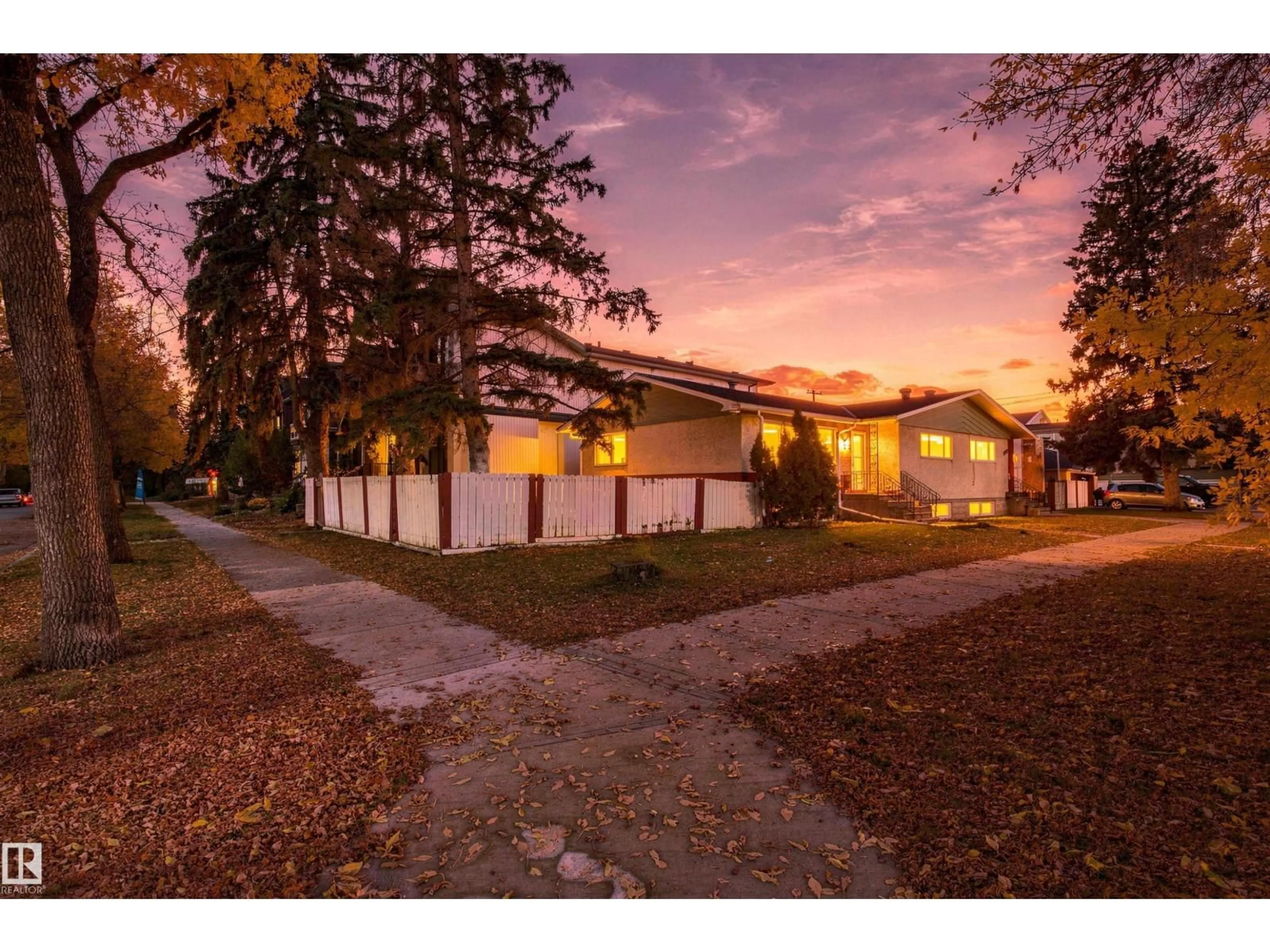 A pic from outside/outdoor area/front of a property/back of a property/a pic from drone, street for NW - 12303 115 AV, Edmonton Alberta T5M2Z7