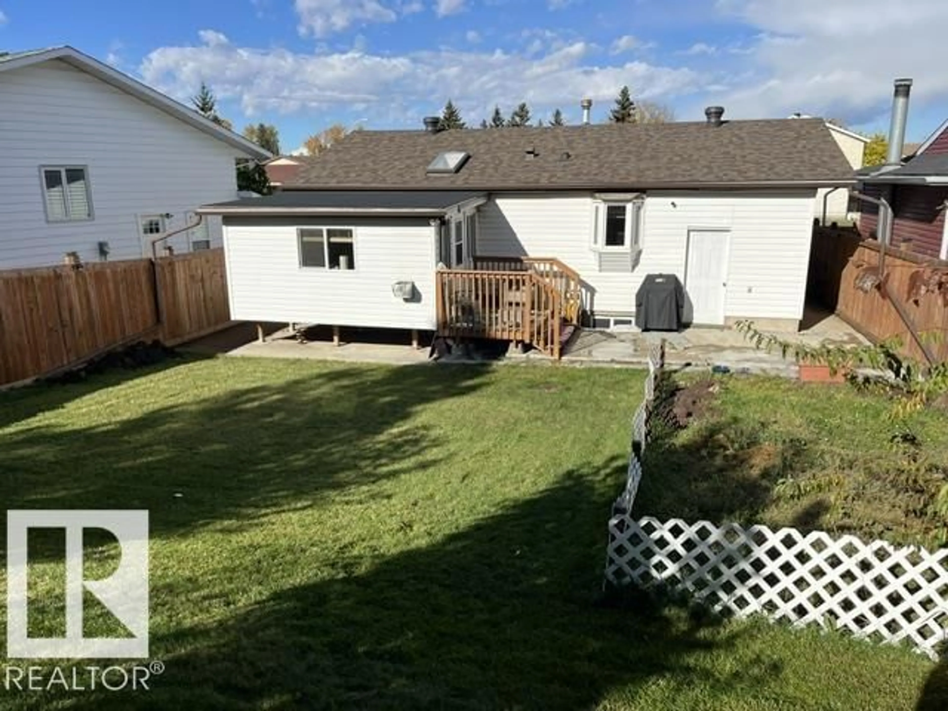 A pic from outside/outdoor area/front of a property/back of a property/a pic from drone, unknown for 11945 138 AV, Edmonton Alberta T5X4K1