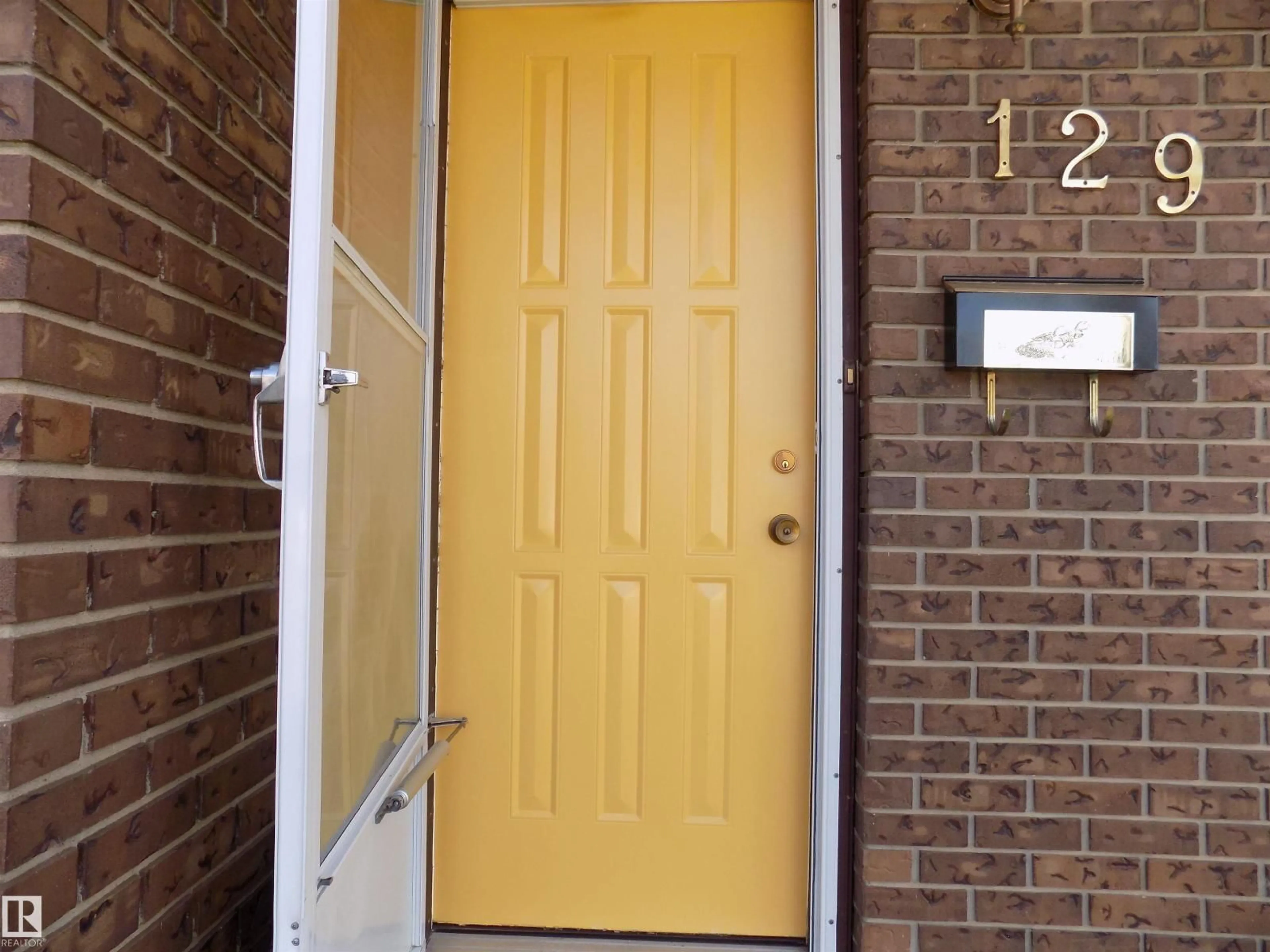 Indoor entryway for 129 MOUNTAIN ASH DRIVE, Wetaskiwin Alberta T9A2T4