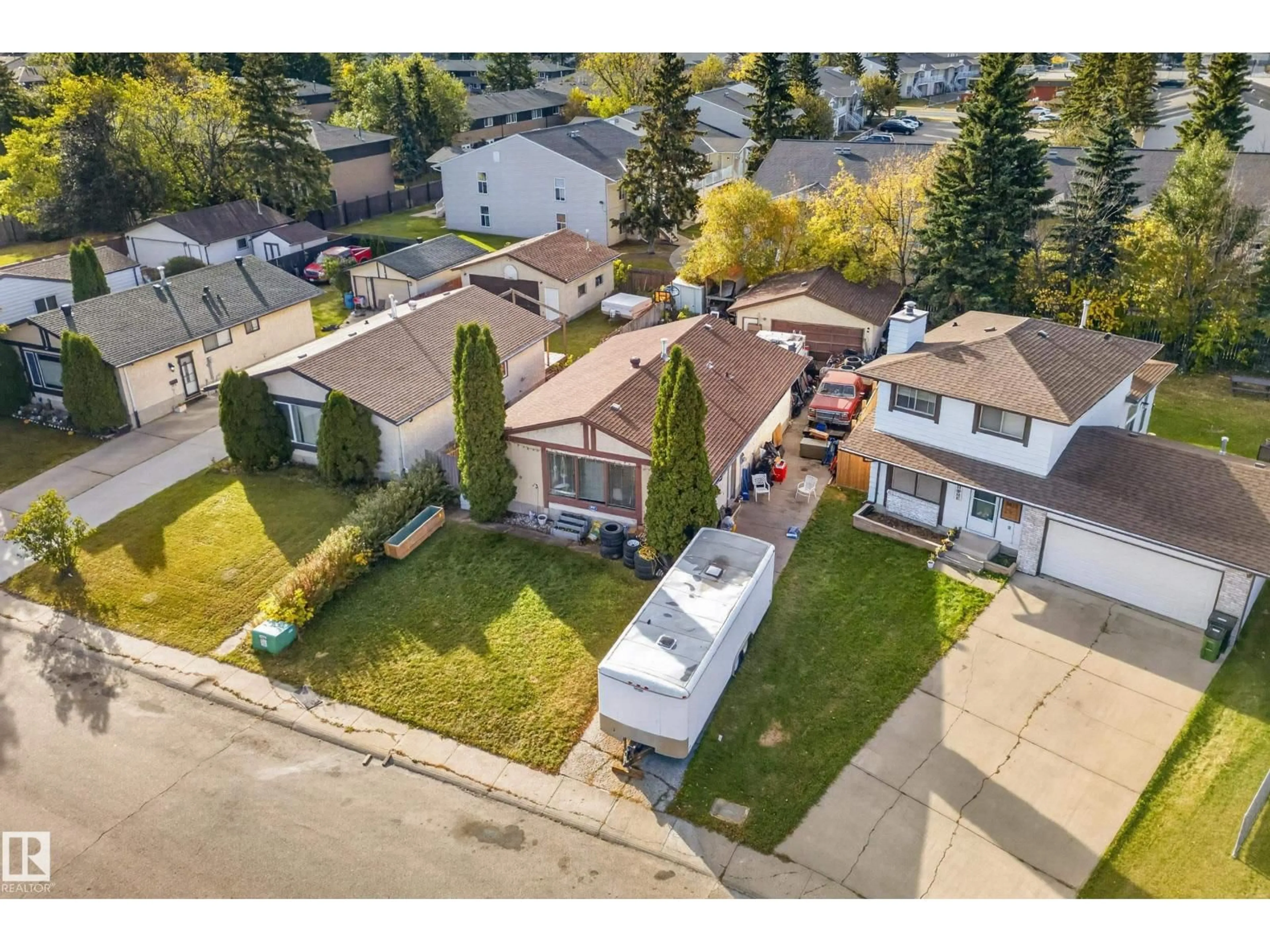 A pic from outside/outdoor area/front of a property/back of a property/a pic from drone, street for 3819 17A AV, Edmonton Alberta T6L2R3