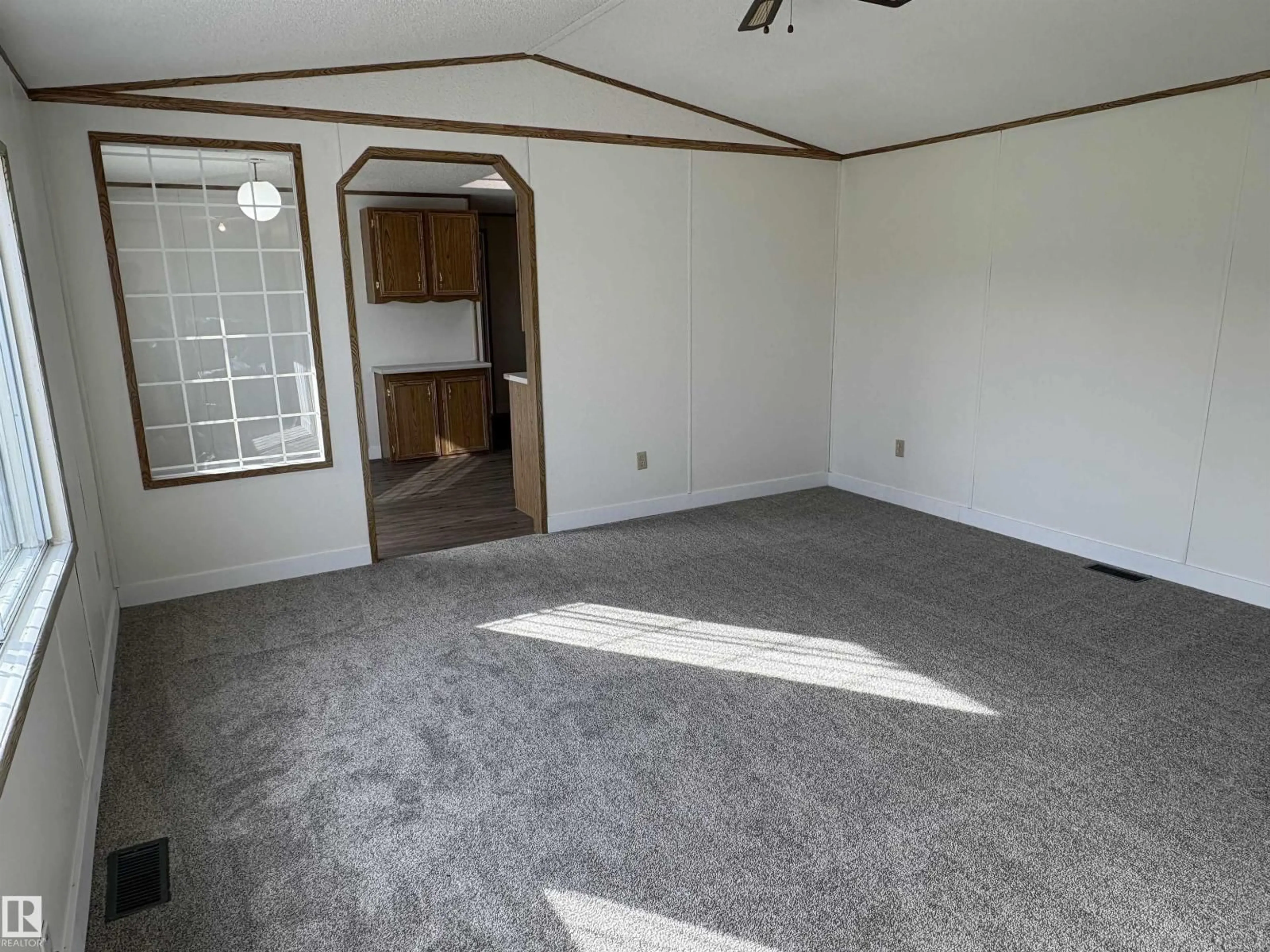 A pic of a room for 50106 - 43 RGE RD 200, Rural Beaver County Alberta T0B4J2