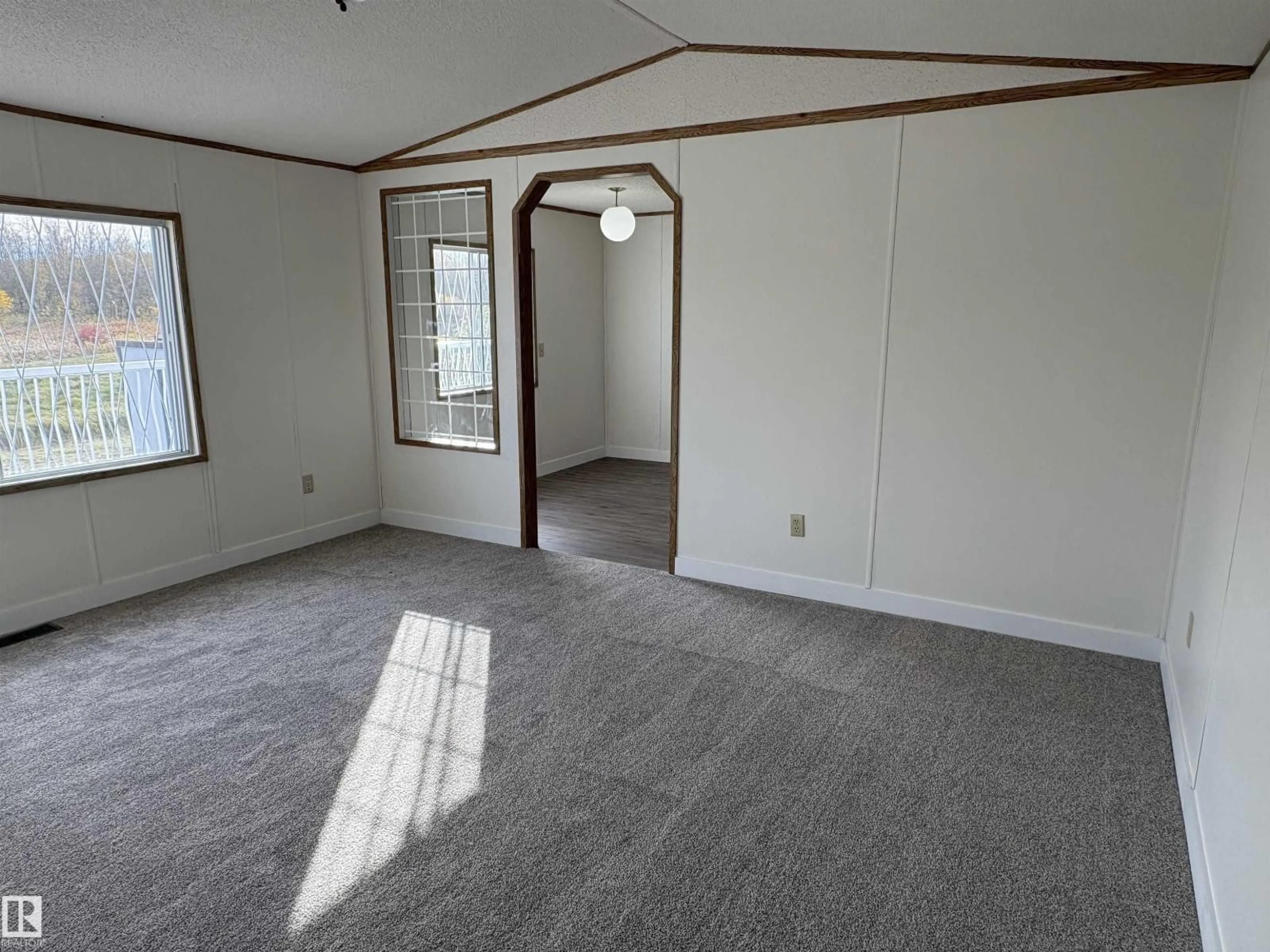 A pic of a room for 50106 - 43 RGE RD 200, Rural Beaver County Alberta T0B4J2