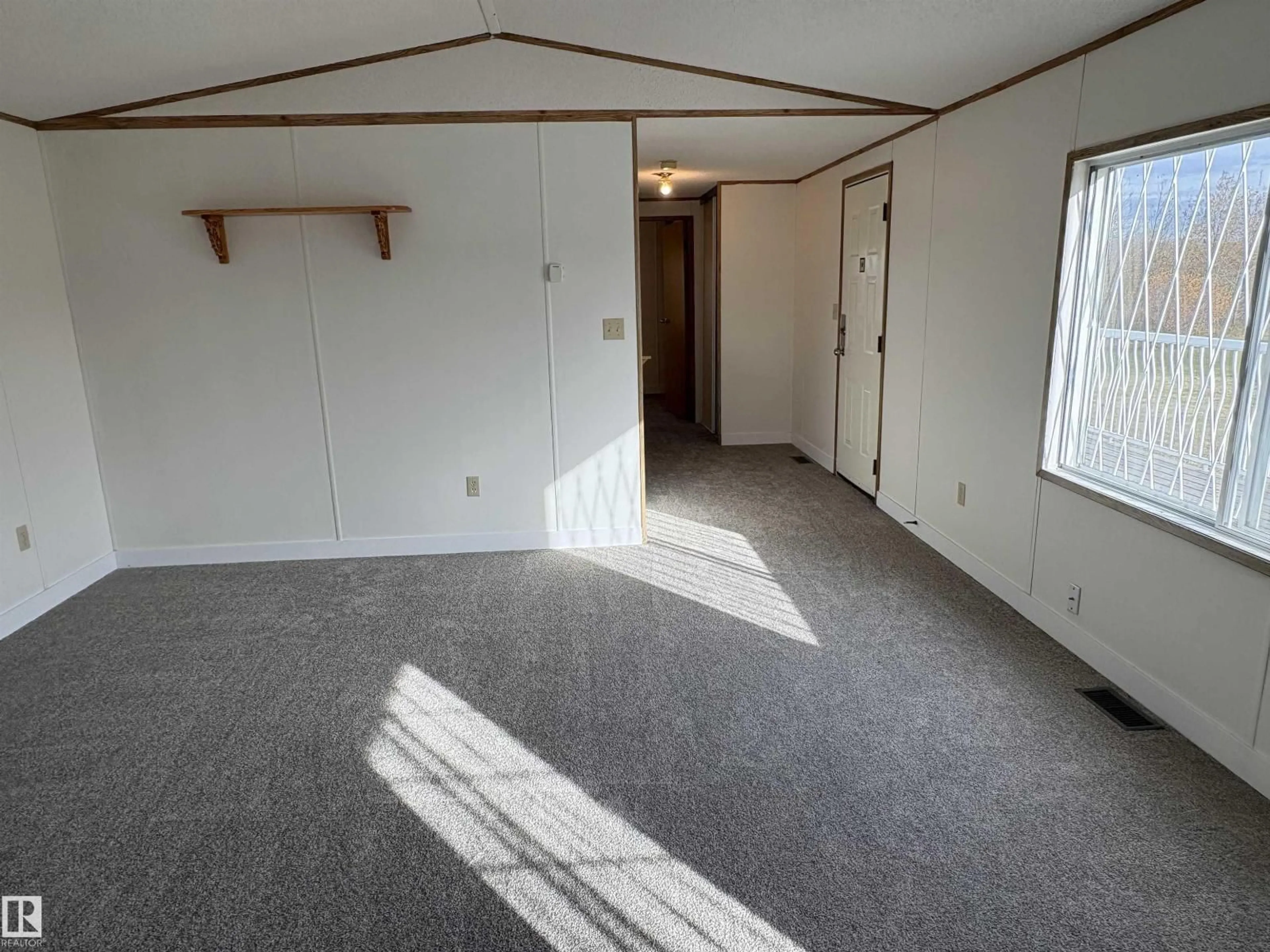 A pic of a room for 50106 - 43 RGE RD 200, Rural Beaver County Alberta T0B4J2