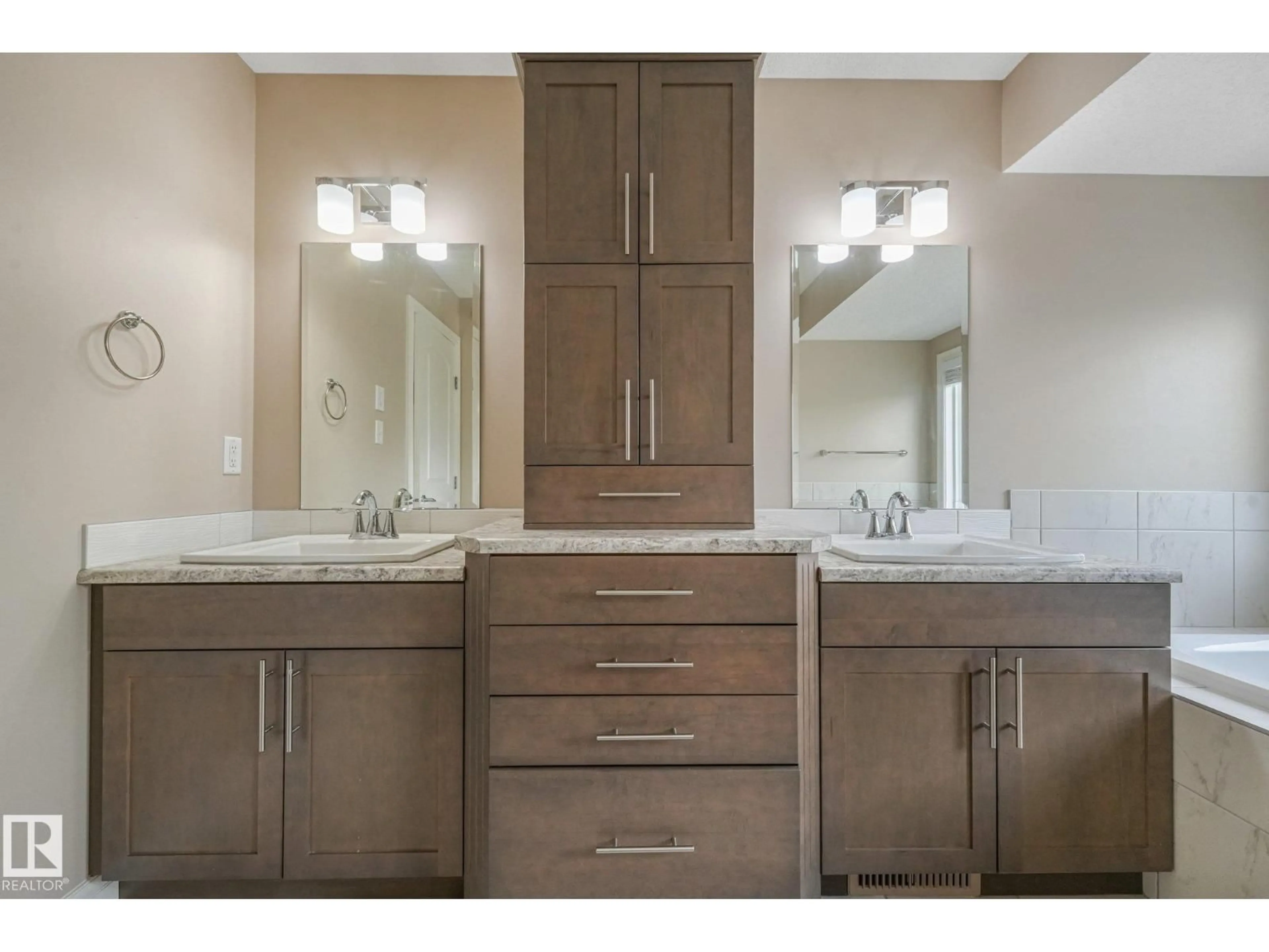 Contemporary bathroom, ceramic/tile floor for SW - 2304 89 ST, Edmonton Alberta T6X2C3