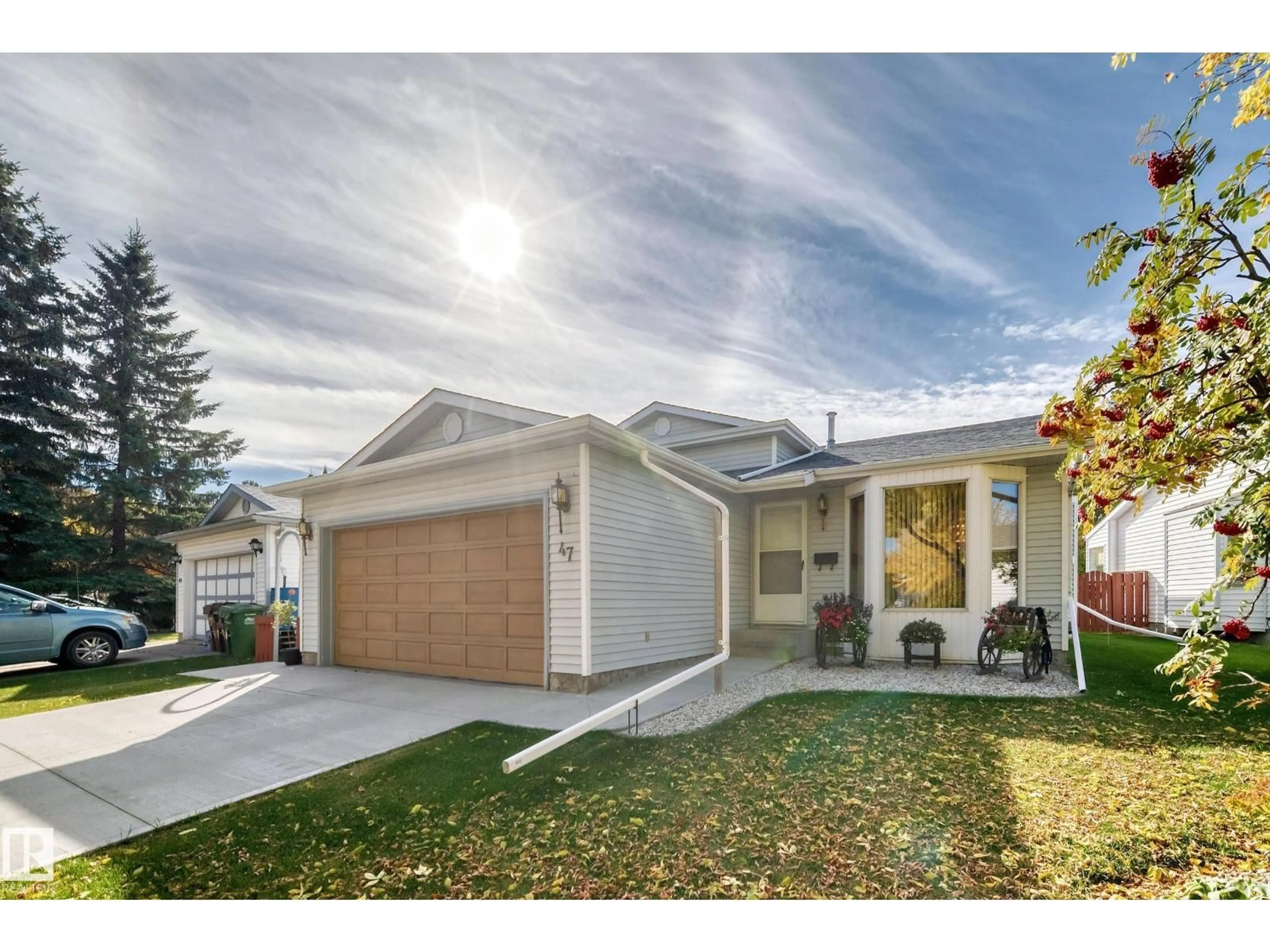 Home with vinyl exterior material, street for 47 DEERBOURNE DR, St. Albert Alberta T8N4R2