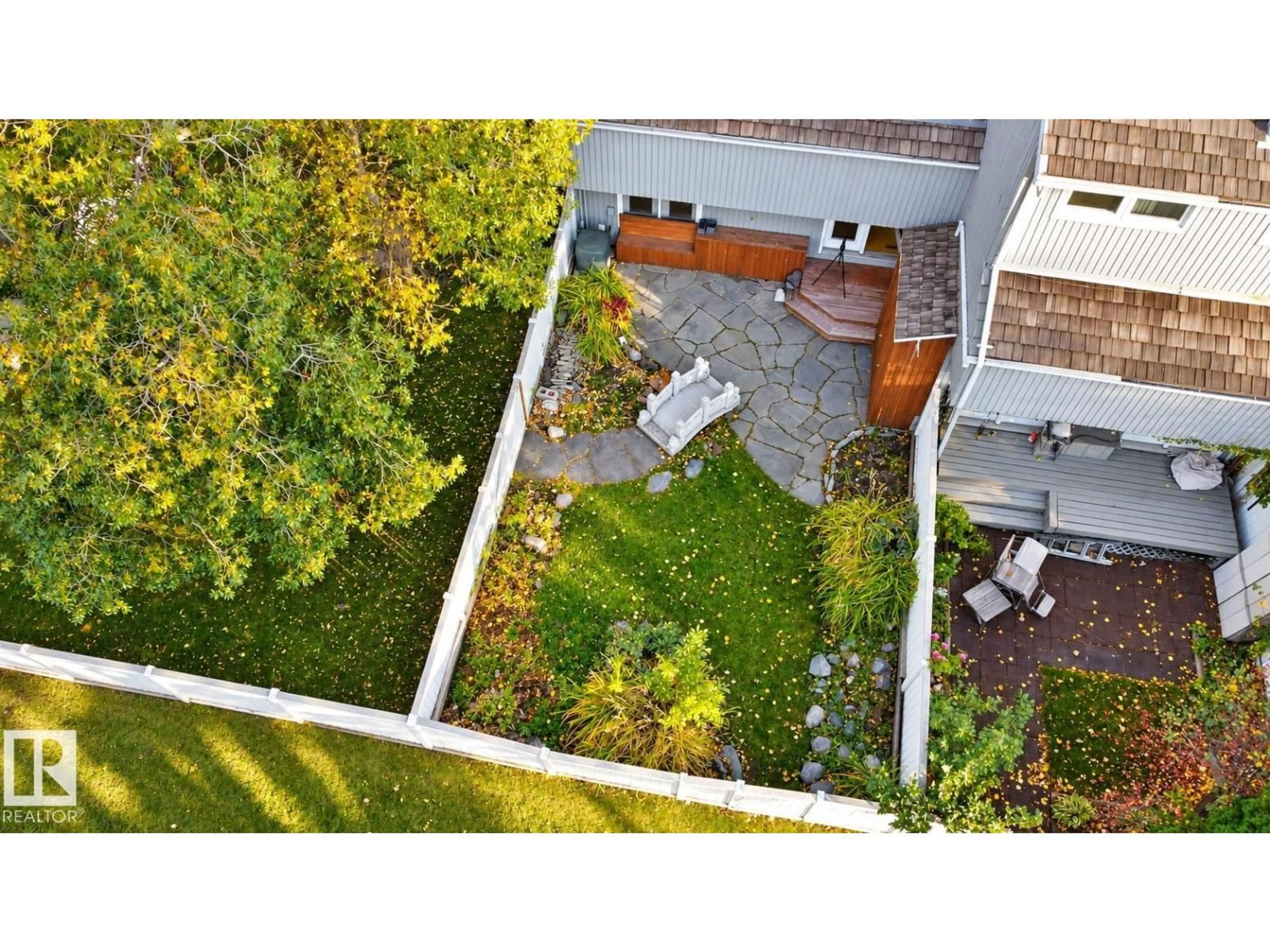 A pic from outside/outdoor area/front of a property/back of a property/a pic from drone, street for 3022 108 ST, Edmonton Alberta T6J3S6
