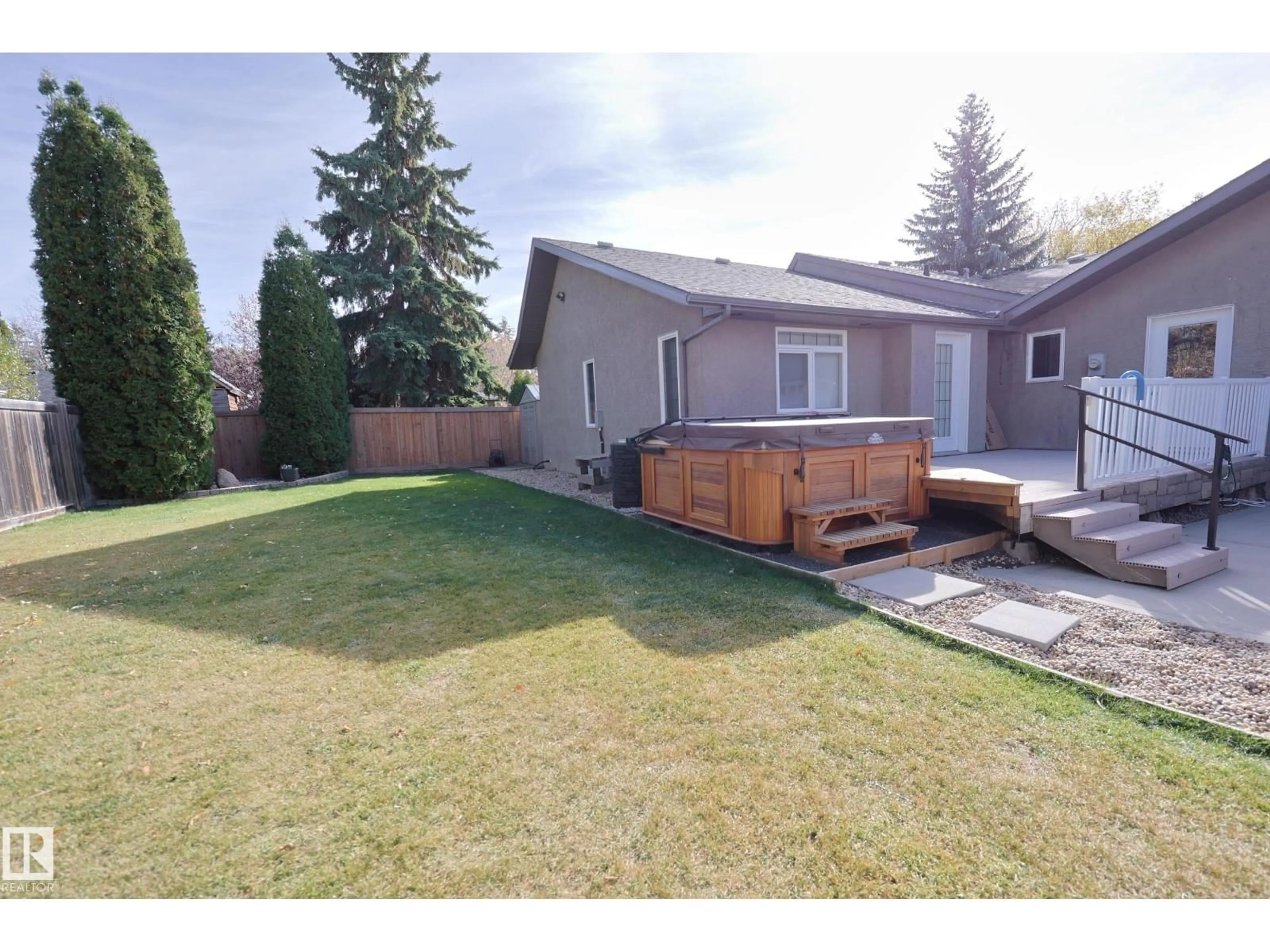 Patio, street for 53 BUTTERFIELD CR, St. Albert Alberta T8N2W6