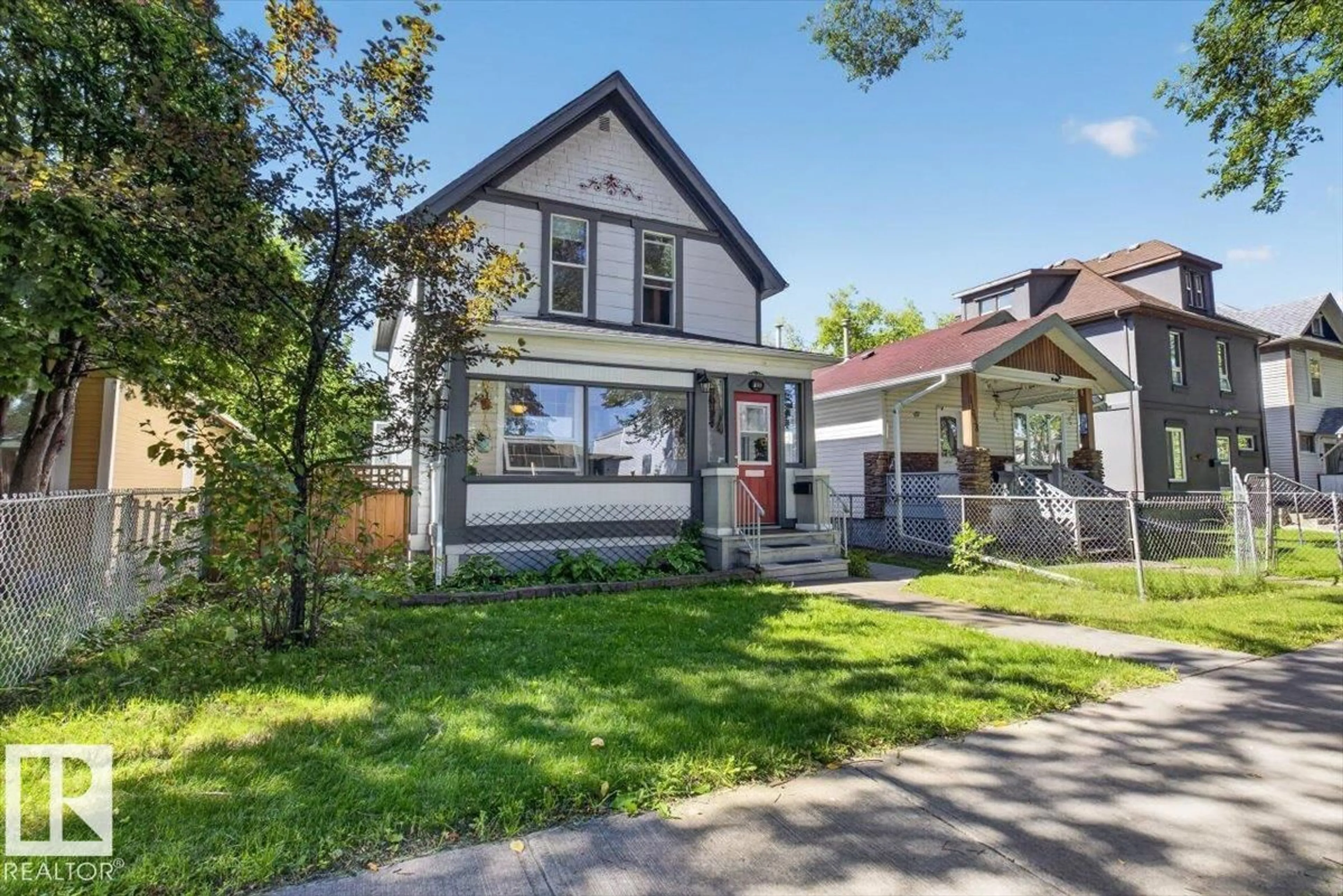 Home with vinyl exterior material, street for NW - 11636 95A ST, Edmonton Alberta T5G1P8