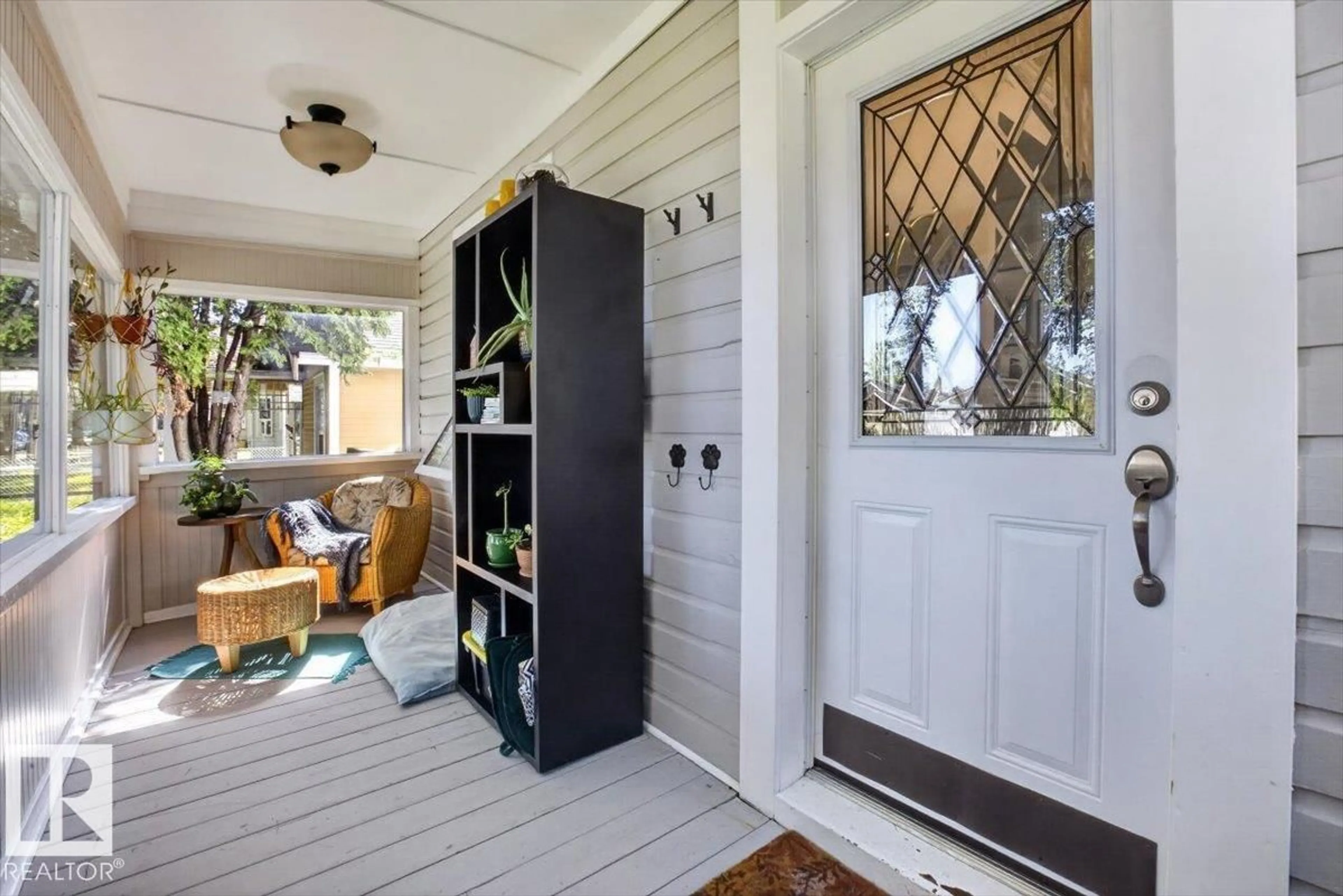 Indoor entryway for NW - 11636 95A ST, Edmonton Alberta T5G1P8