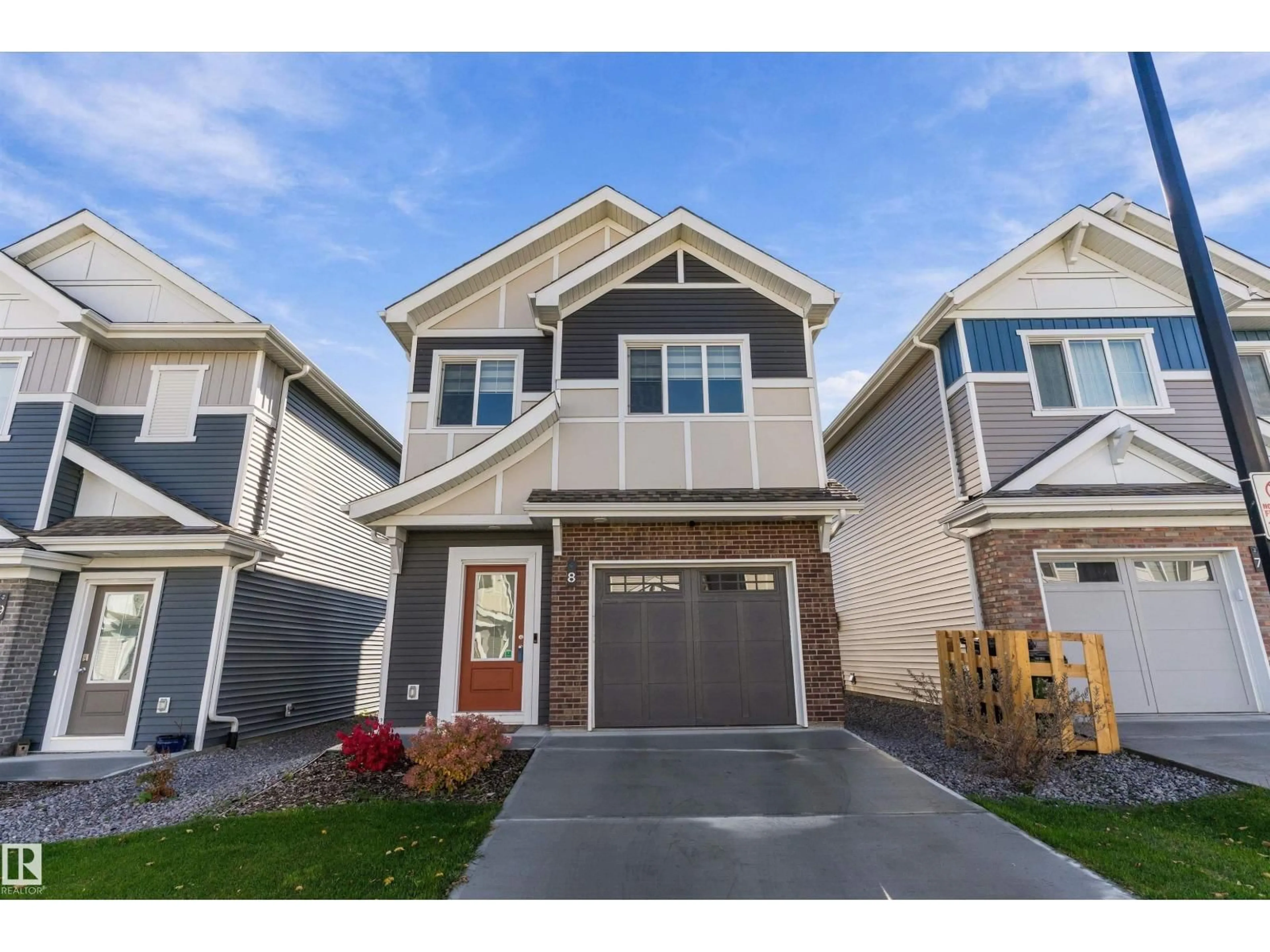Home with vinyl exterior material, street for #8 - 13119 209 ST, Edmonton Alberta T5S0R4