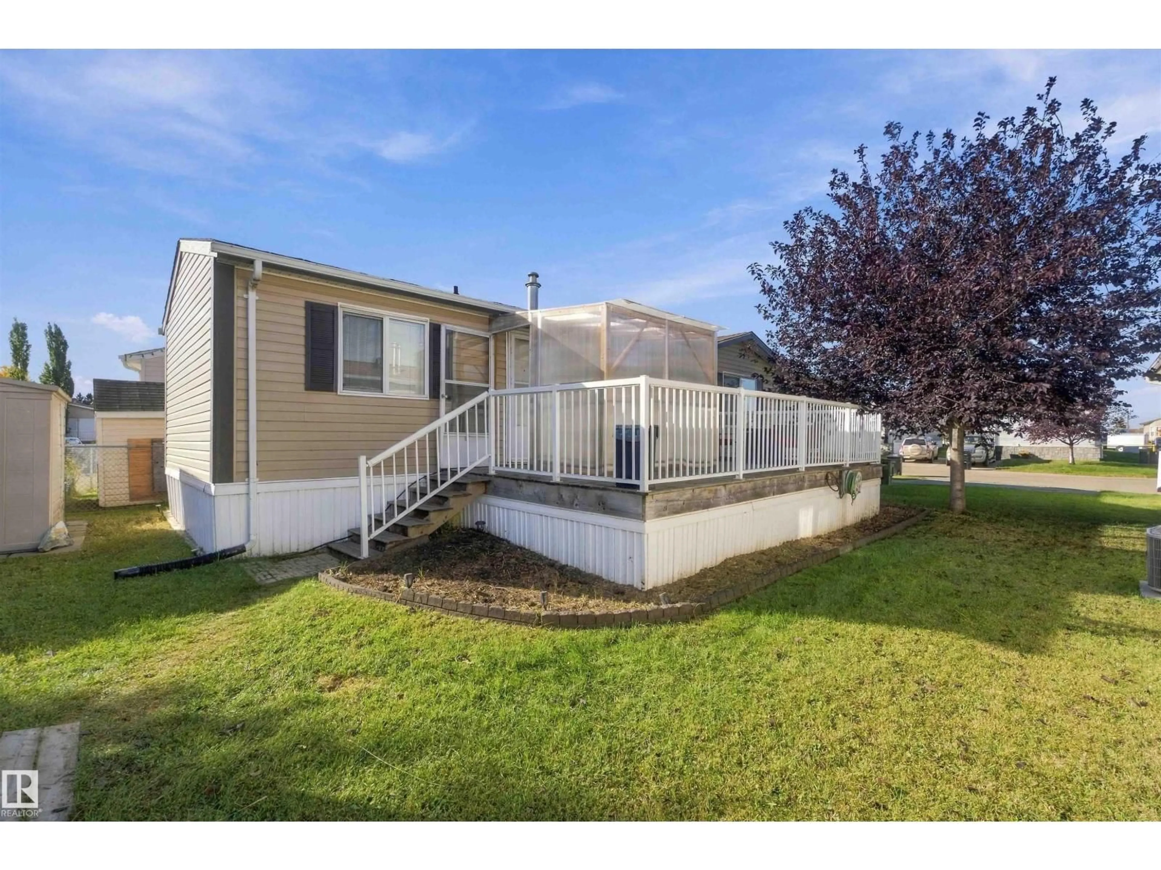 Home with vinyl exterior material, unknown for 442 OAK WOOD CR, Edmonton Alberta T6P0B2