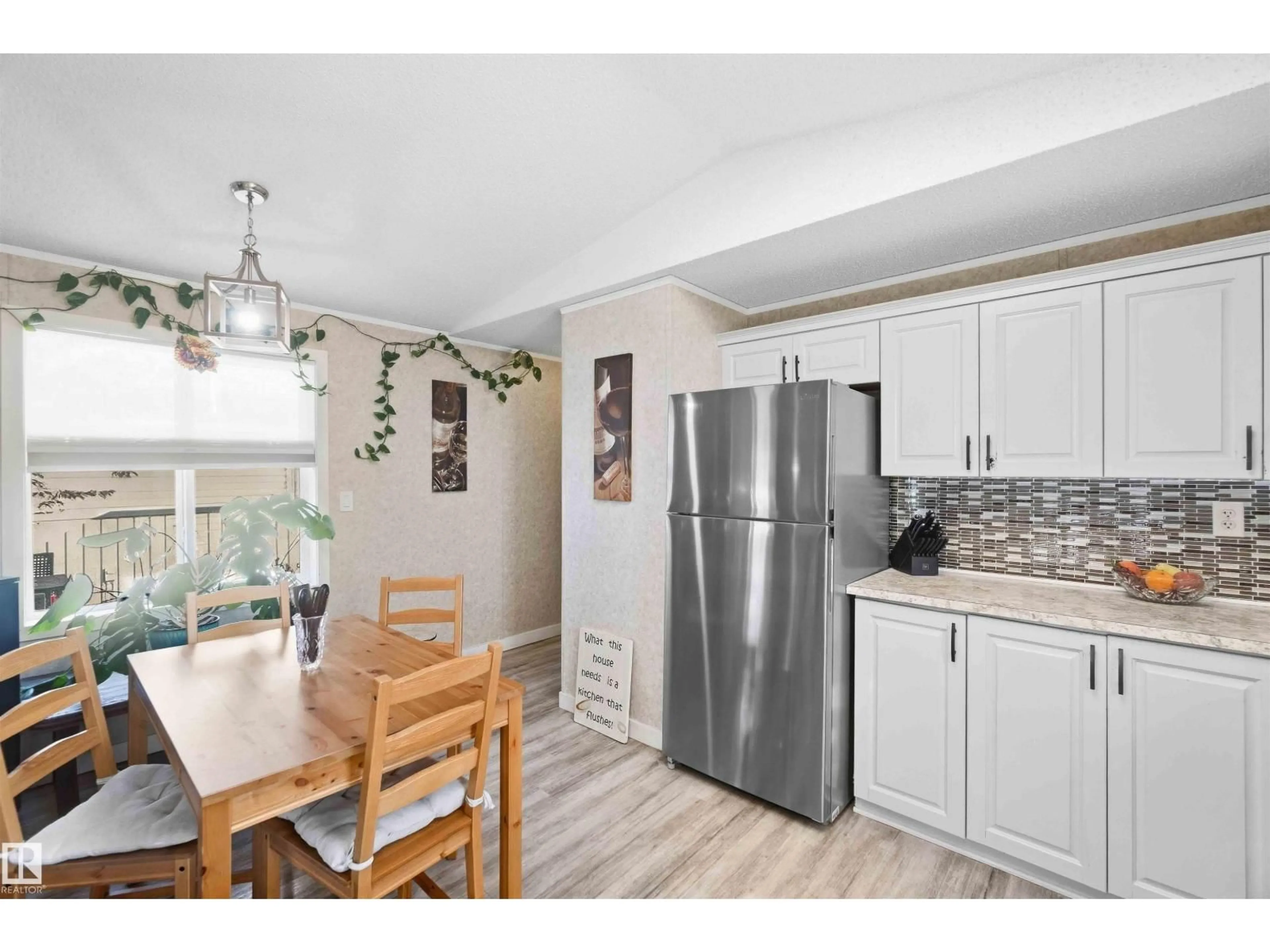 Open concept kitchen, unknown for 442 OAK WOOD CR, Edmonton Alberta T6P0B2