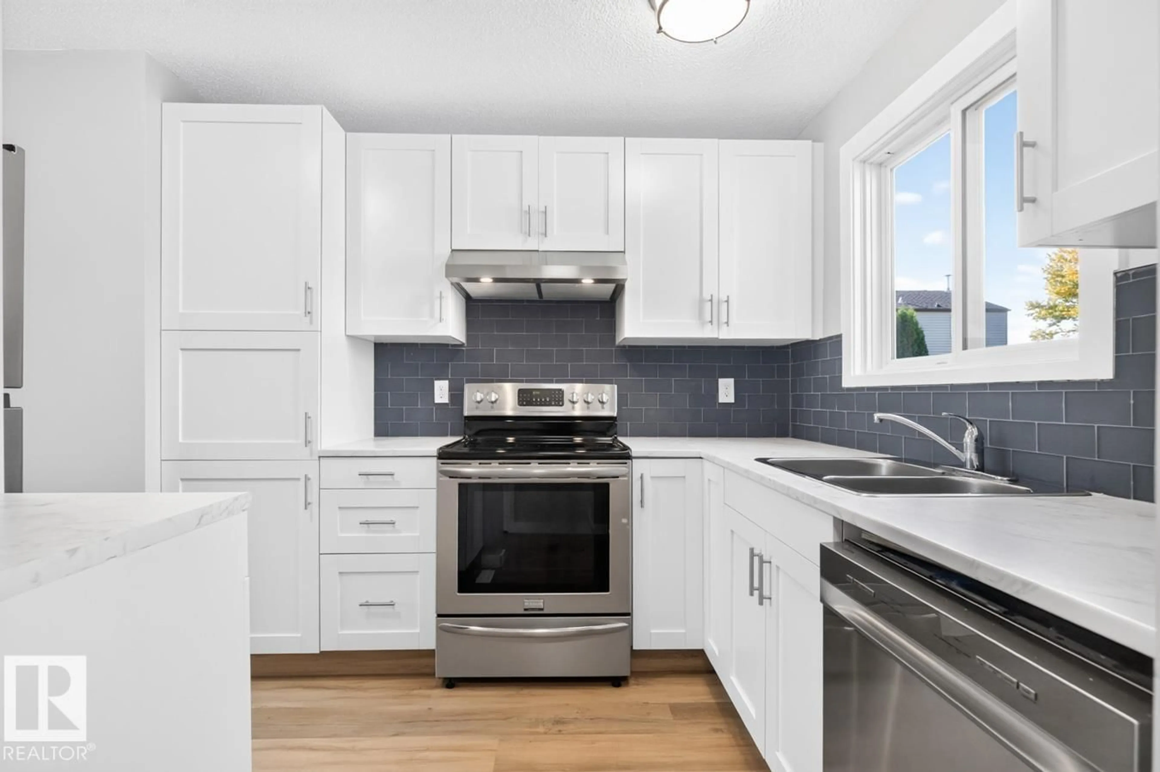 Unknown for 14215 23 ST, Edmonton Alberta T5Y1N1
