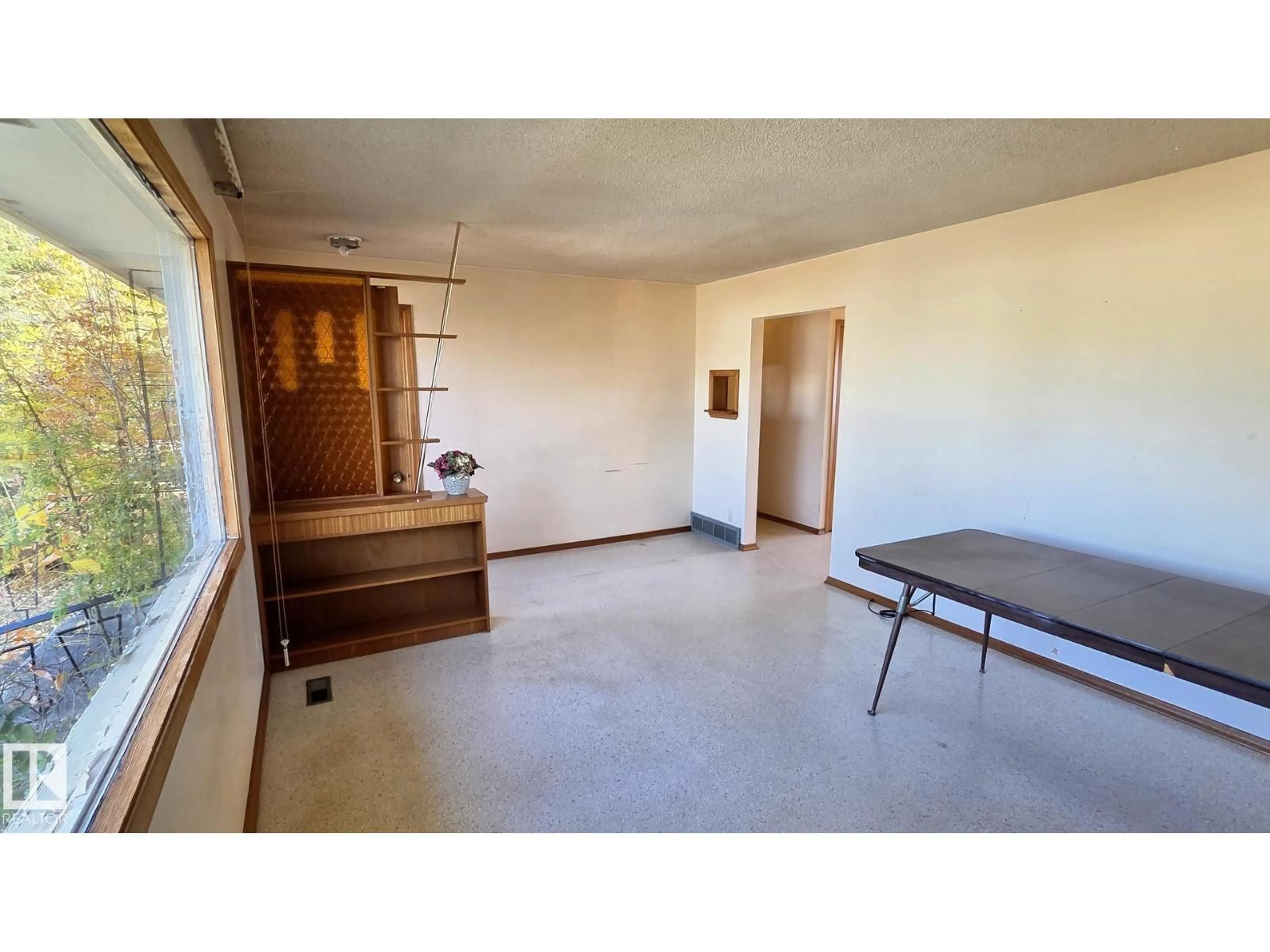 A pic of a room for 5517 49 ST, Vegreville Alberta T9C1G5