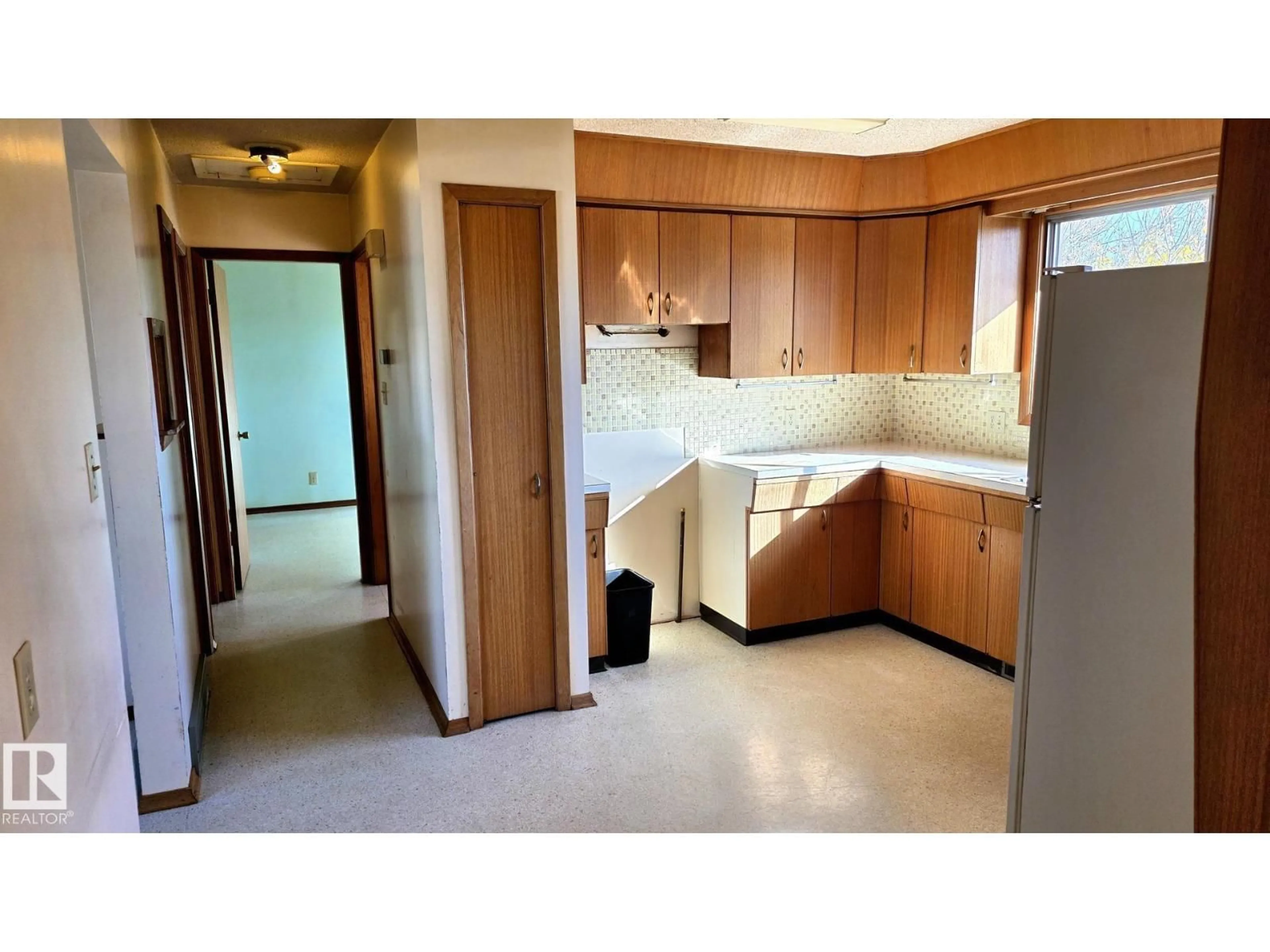 Unknown for 5517 49 ST, Vegreville Alberta T9C1G5