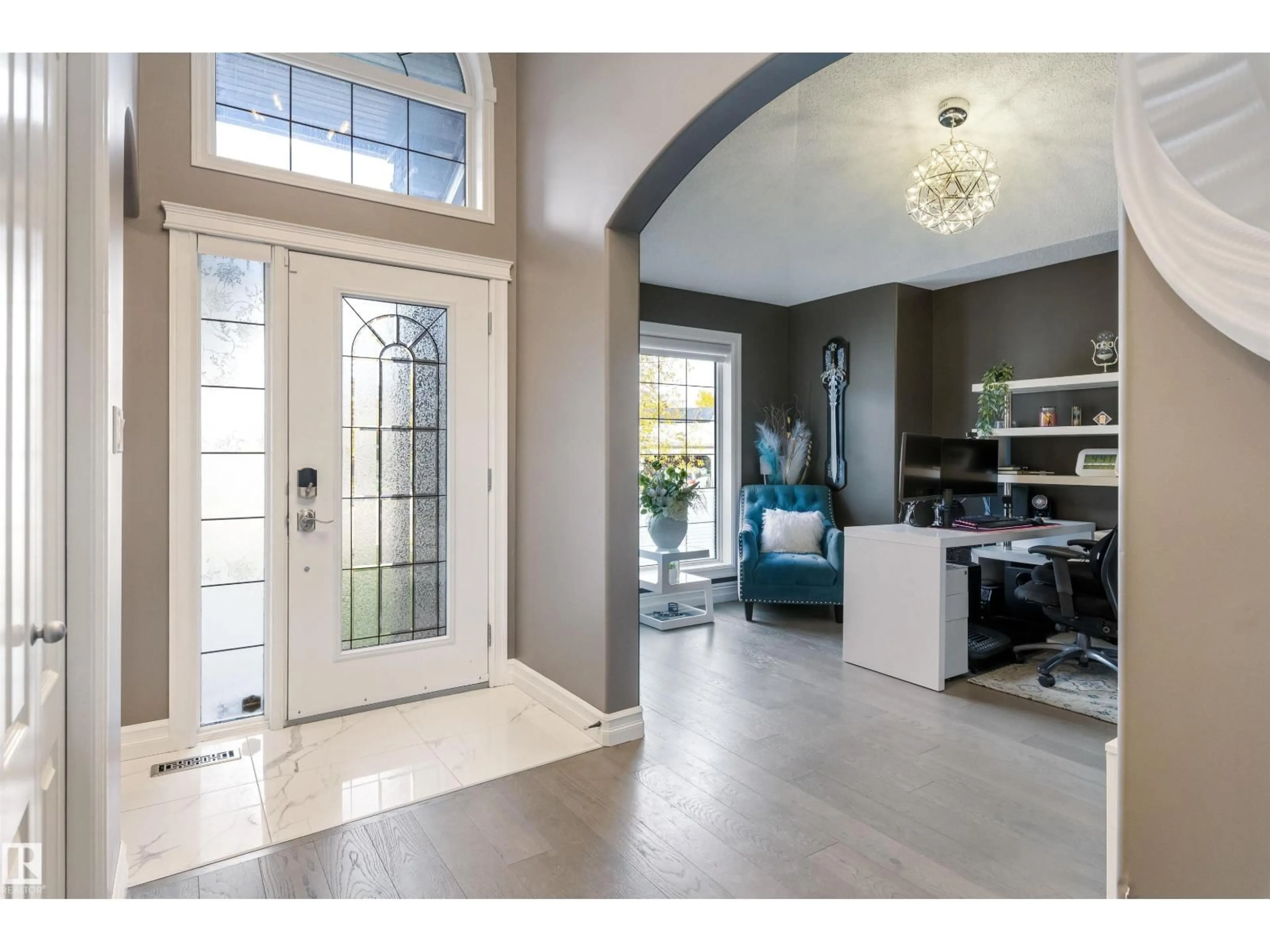 Indoor entryway for 2172 BRENNAN CR NW, Edmonton Alberta T5T6R8