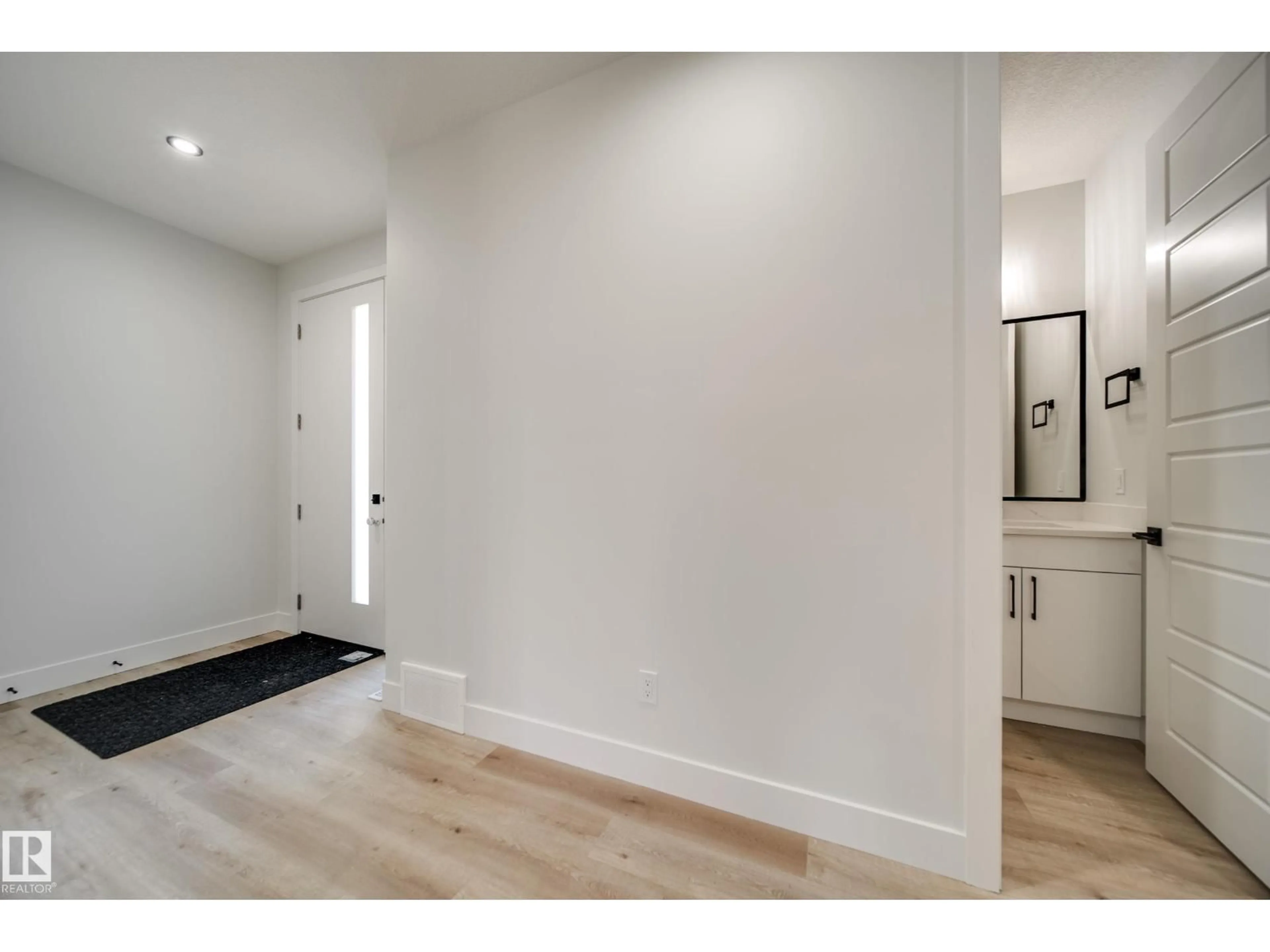 Indoor entryway for 51 NORWYK WAY, Spruce Grove Alberta T7X4E9