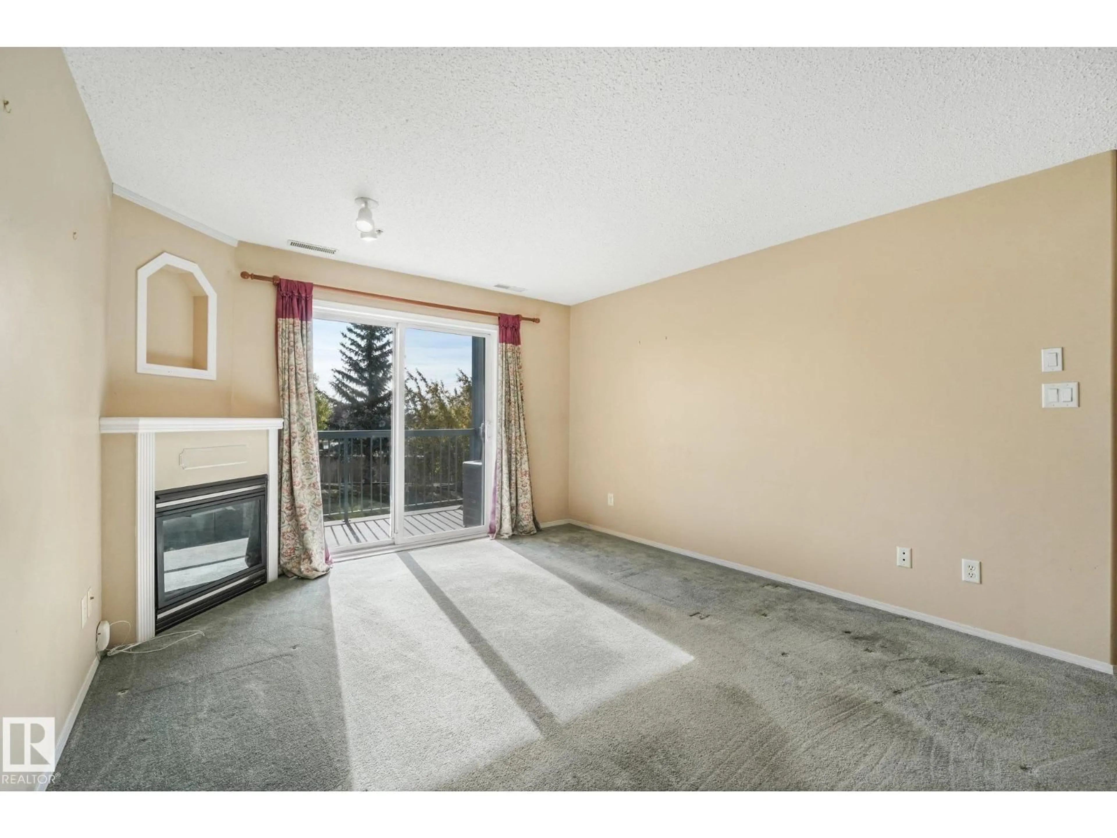 A pic of a room for 204 - 16303 95 ST, Edmonton Alberta T5Z3V1