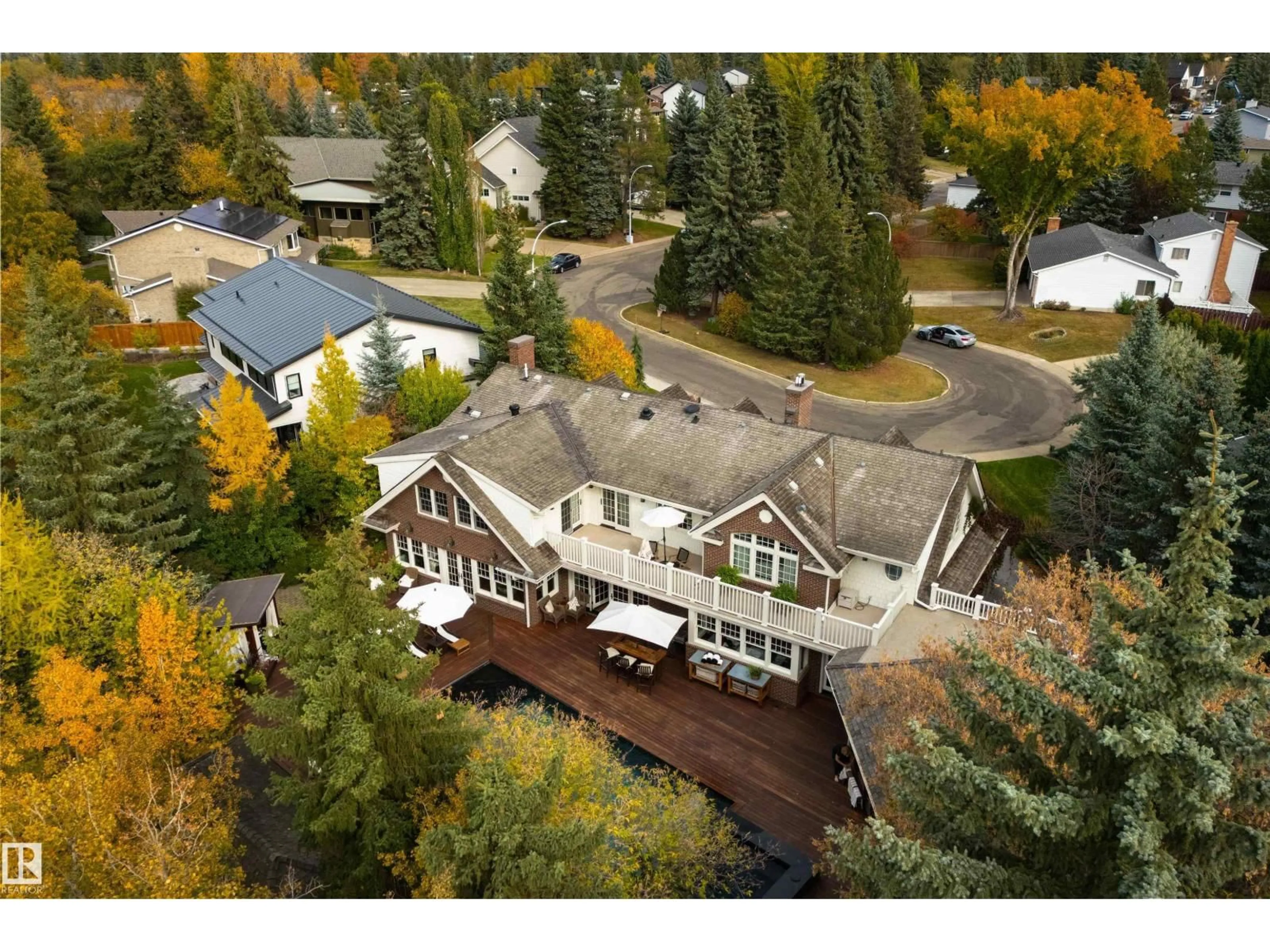 A pic from outside/outdoor area/front of a property/back of a property/a pic from drone, mountain view for 12719 39 AV, Edmonton Alberta T6J0N3