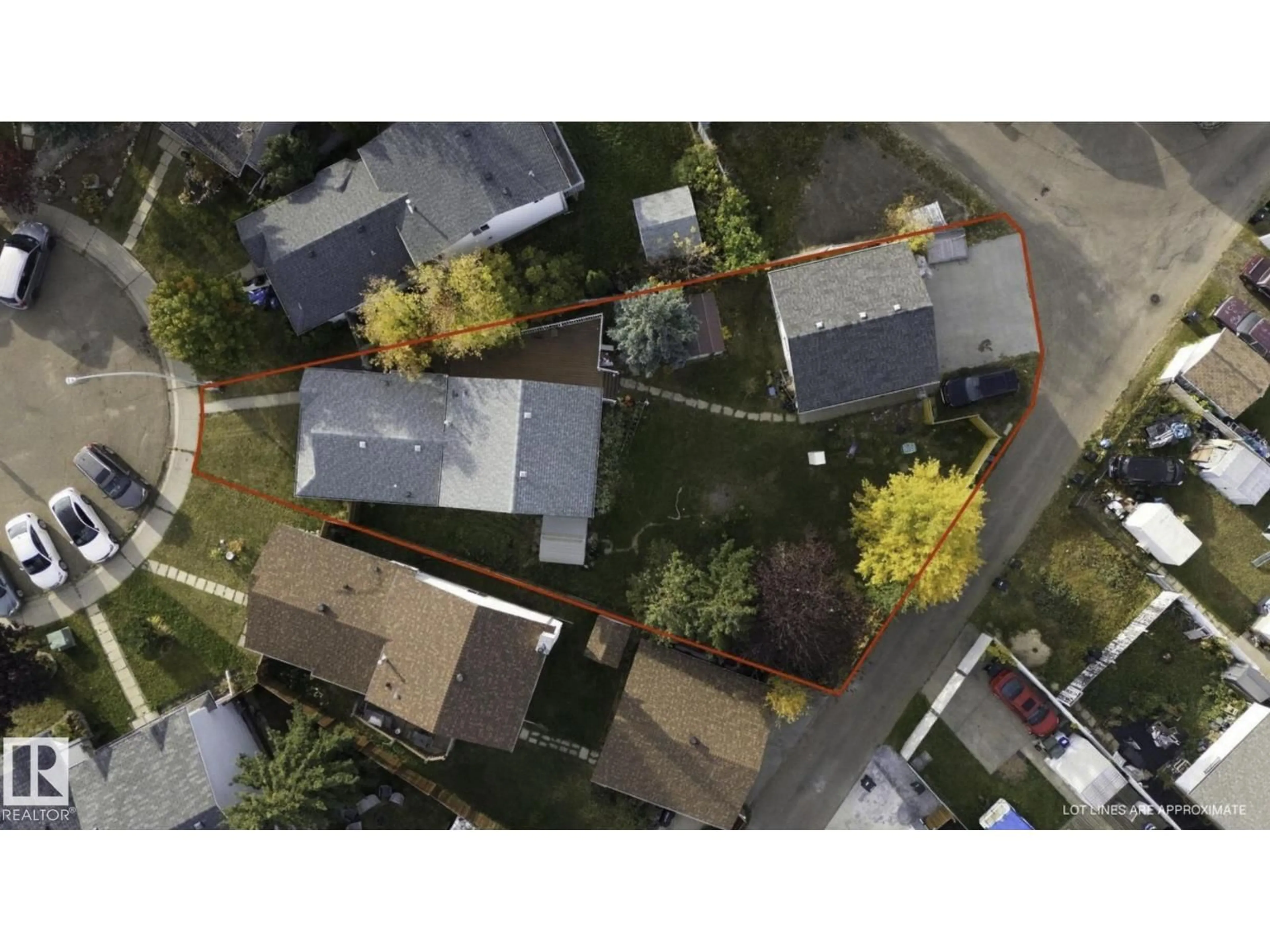 A pic from outside/outdoor area/front of a property/back of a property/a pic from drone, street for NW - 4423 36A ST, Edmonton Alberta T6L6K5