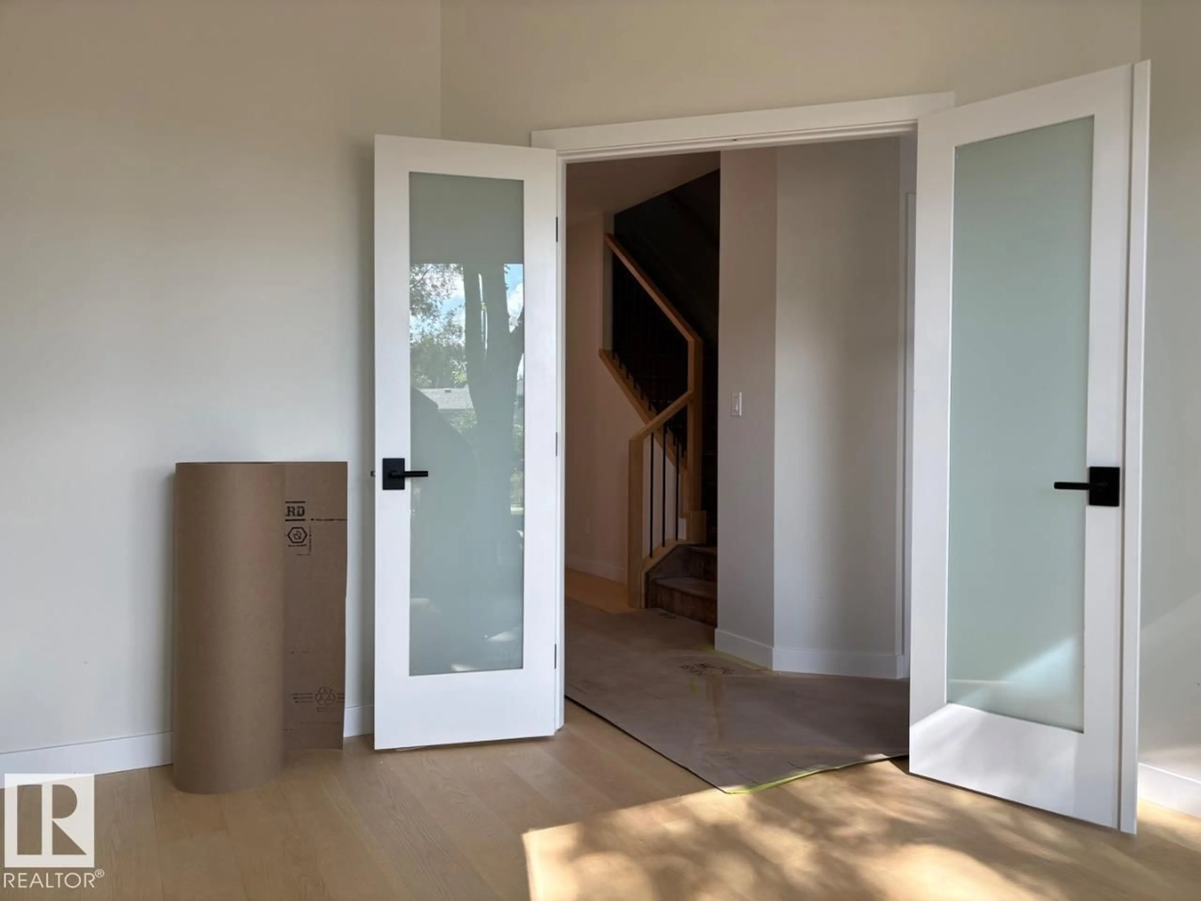 A pic of a room for 7928 97 AV, Edmonton Alberta T6C2B7