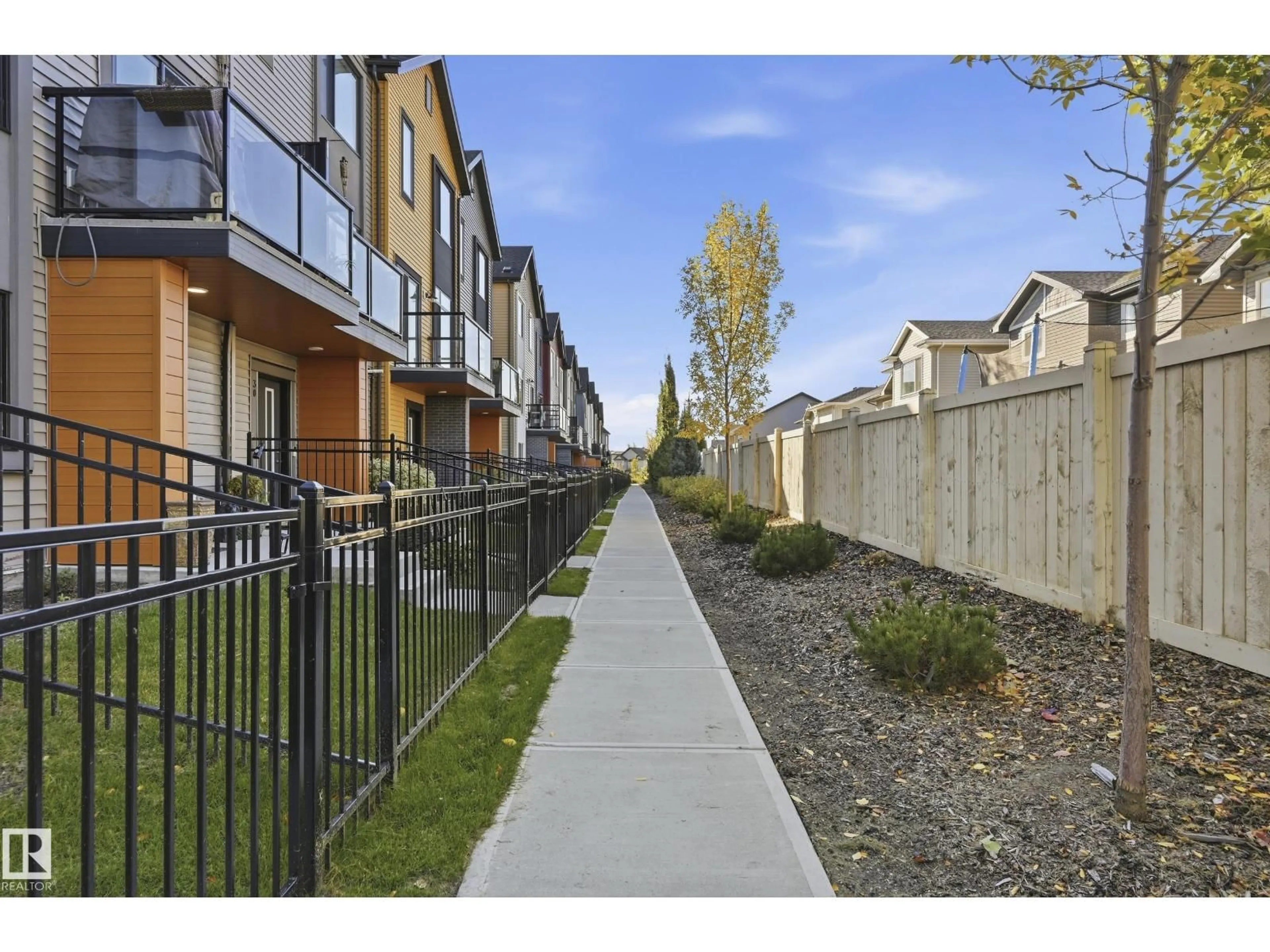 Patio, street for #31 - 1010 RABBIT HILL RD, Edmonton Alberta T6W4G7