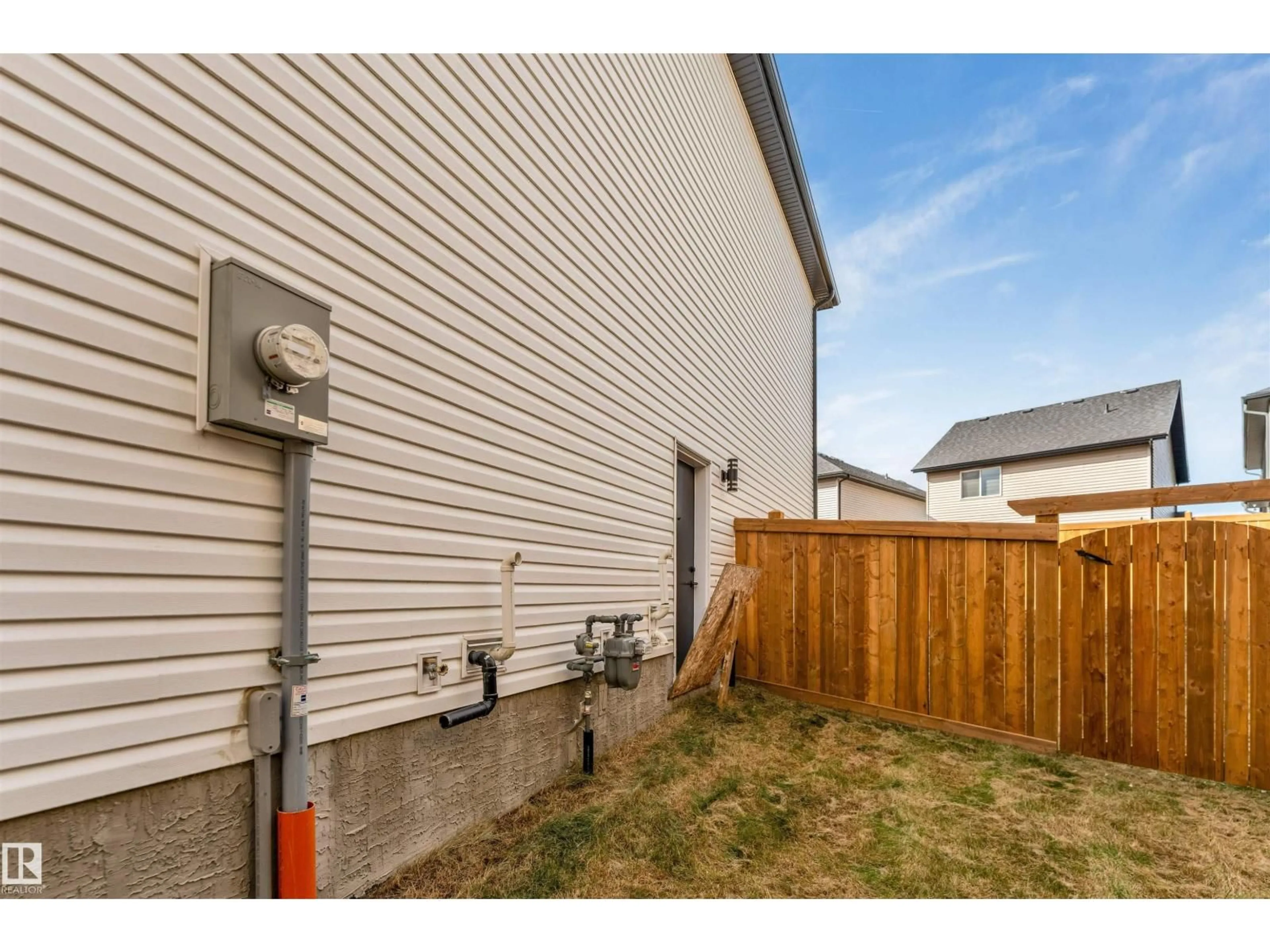 Unknown for 1428 11 AV, Edmonton Alberta T6T2W4