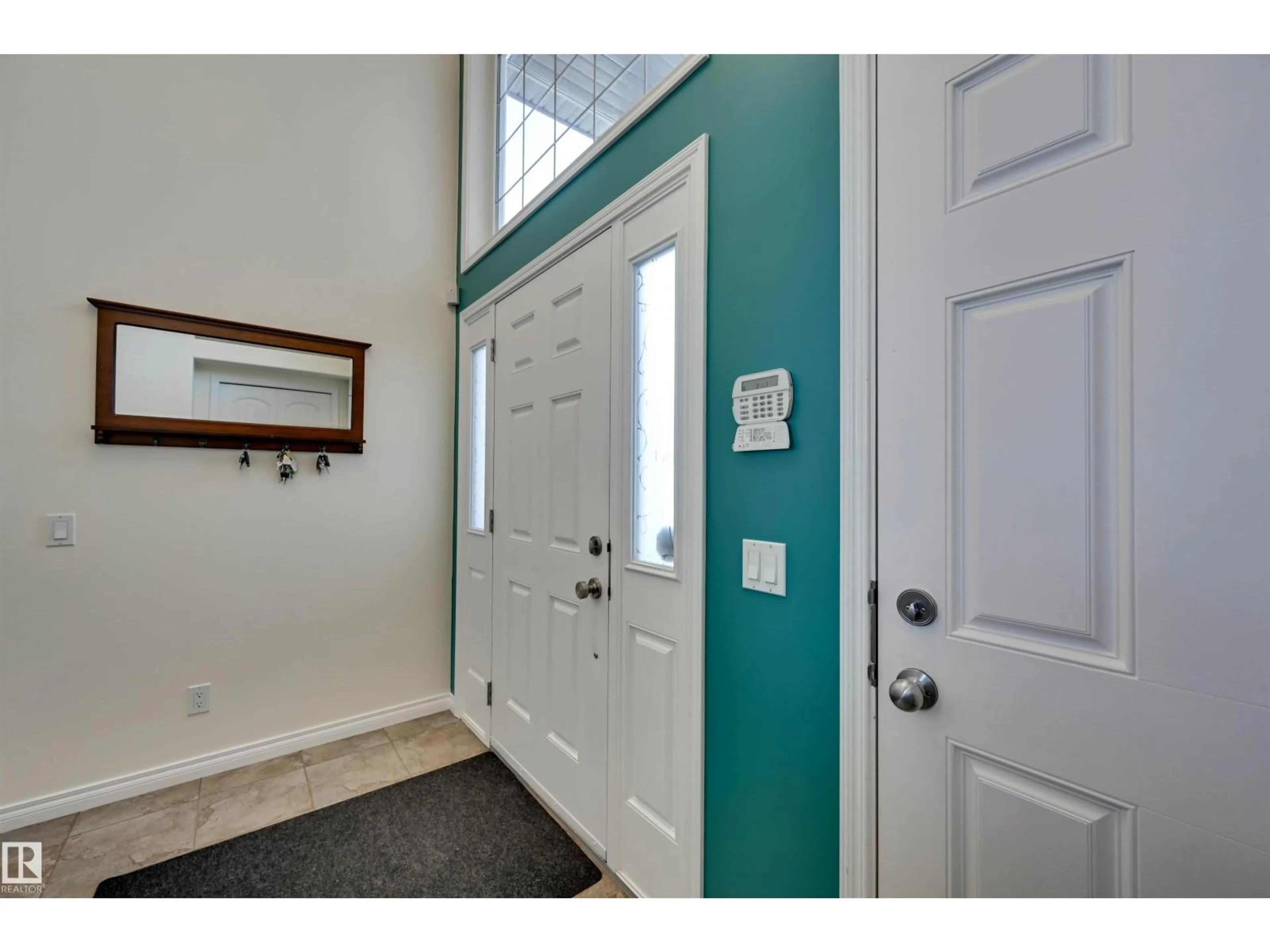 Indoor entryway for 18 WESTBROOK WD, Fort Saskatchewan Alberta T8L0J9