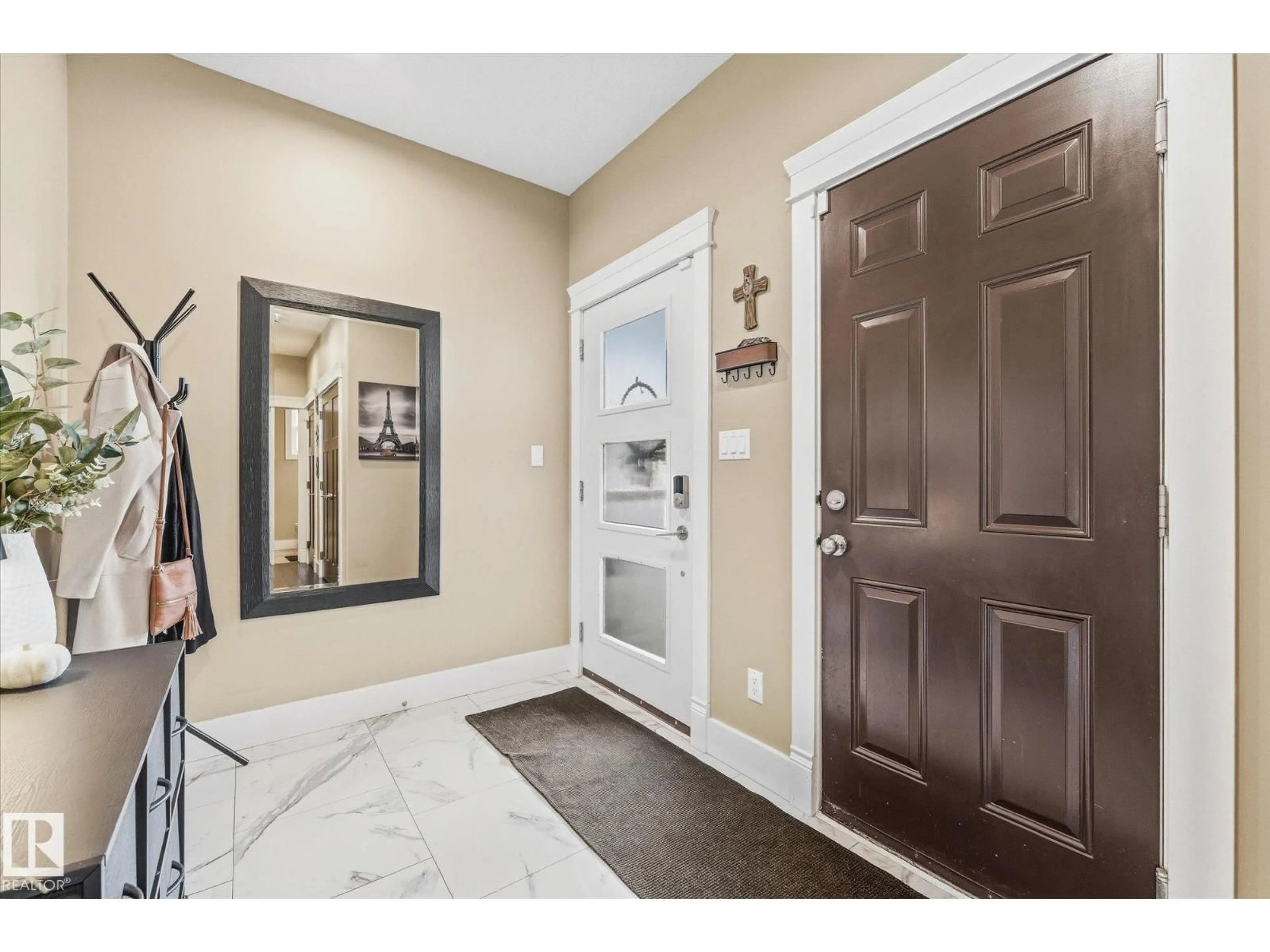 Indoor entryway for 53 RIDGEVIEW CL, Fort Saskatchewan Alberta T8L0S2