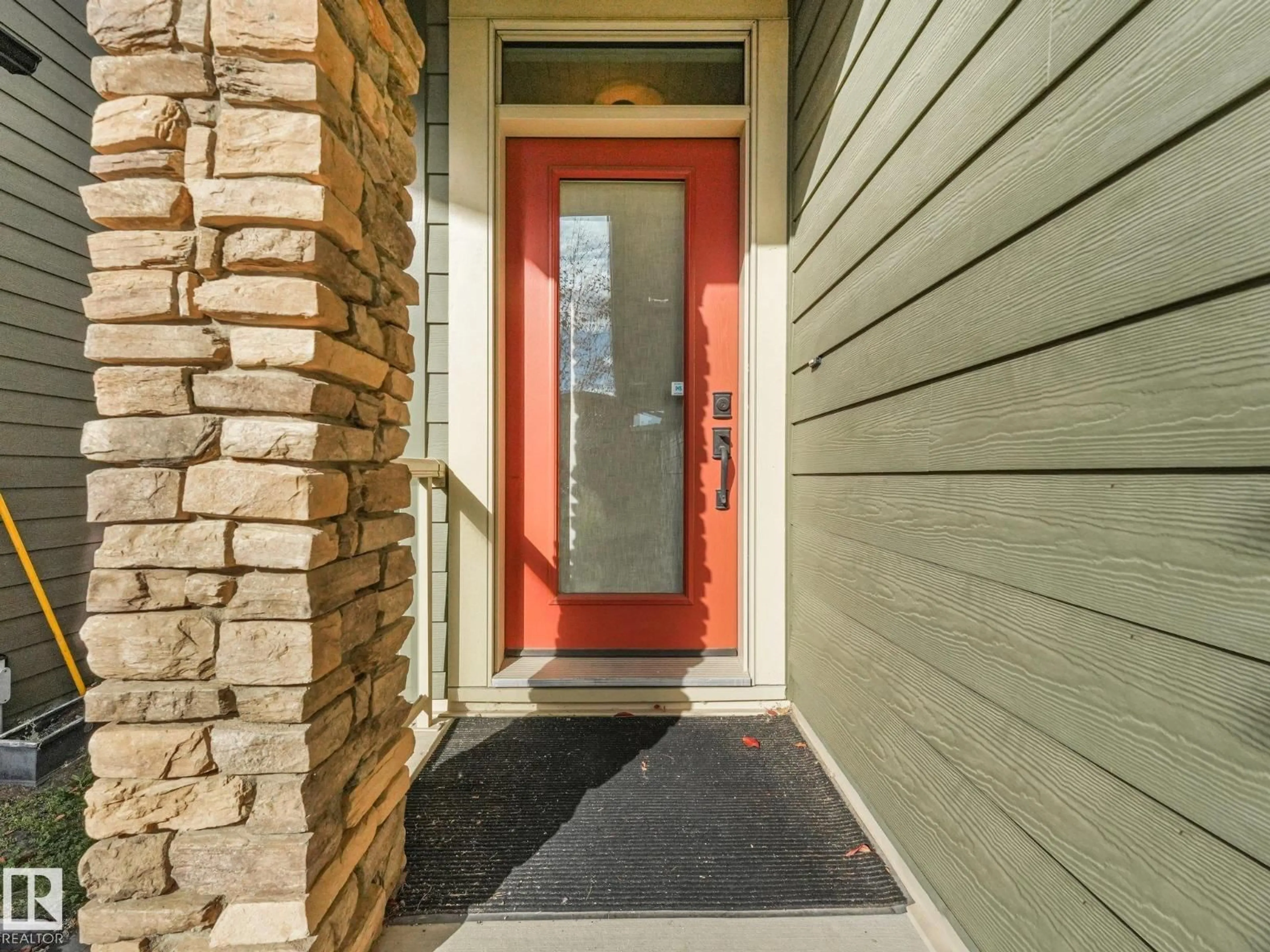 Indoor entryway for 16 FOSBURY LI, Sherwood Park Alberta T8B0B3