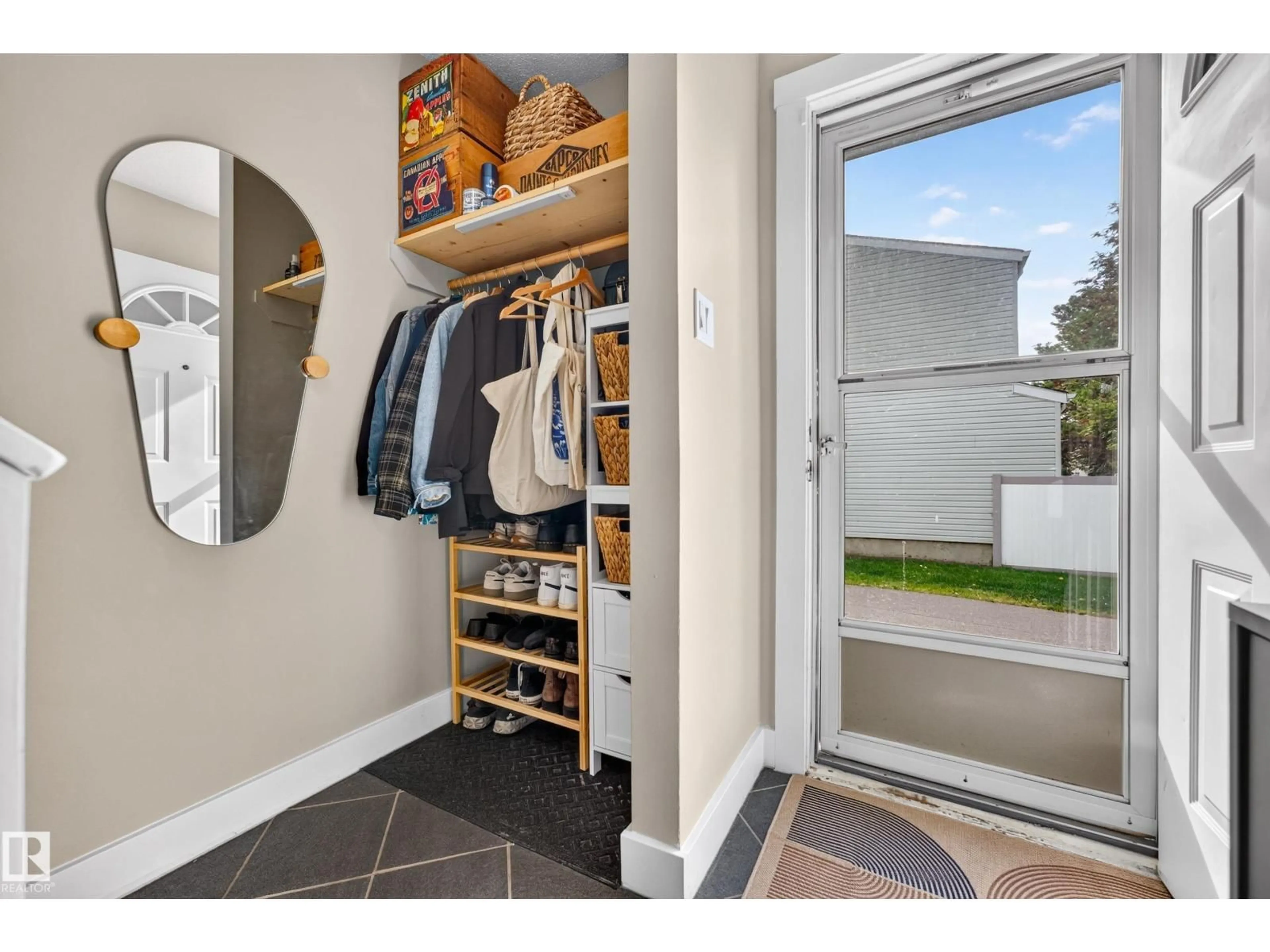 Unknown for 138 DICKINSFIELD CT, Edmonton Alberta T5E5V8