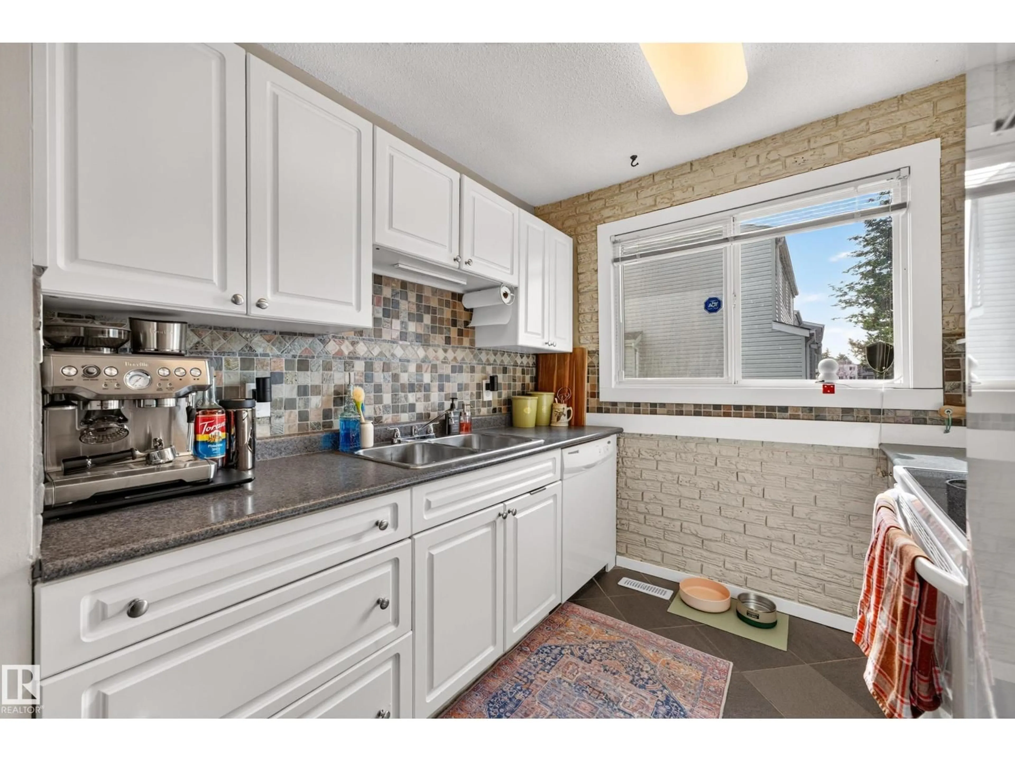 Standard kitchen, ceramic/tile floor for 138 DICKINSFIELD CT, Edmonton Alberta T5E5V8