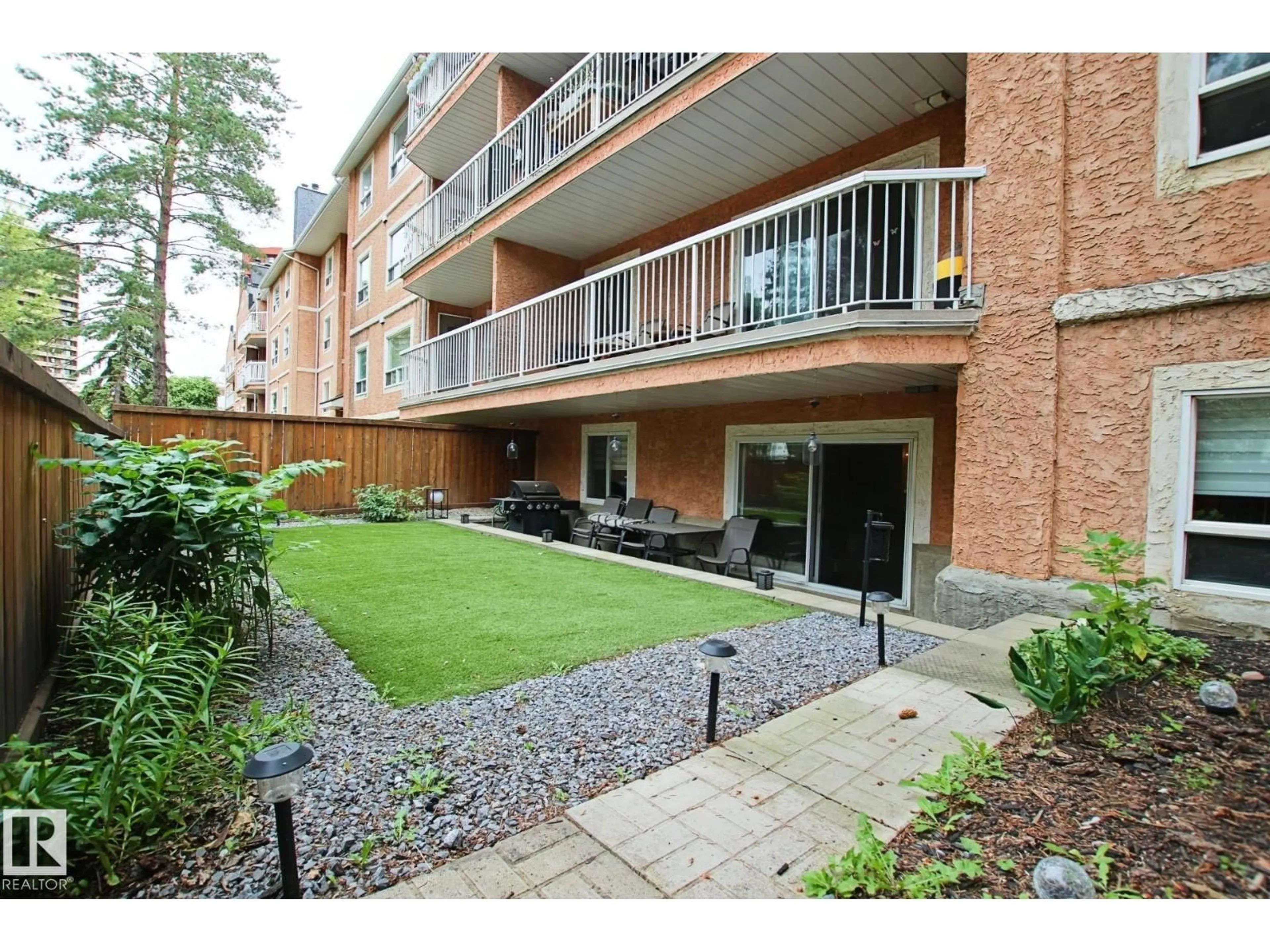 Patio, street for 109 - 9010 106 AV, Edmonton Alberta T5H4K3