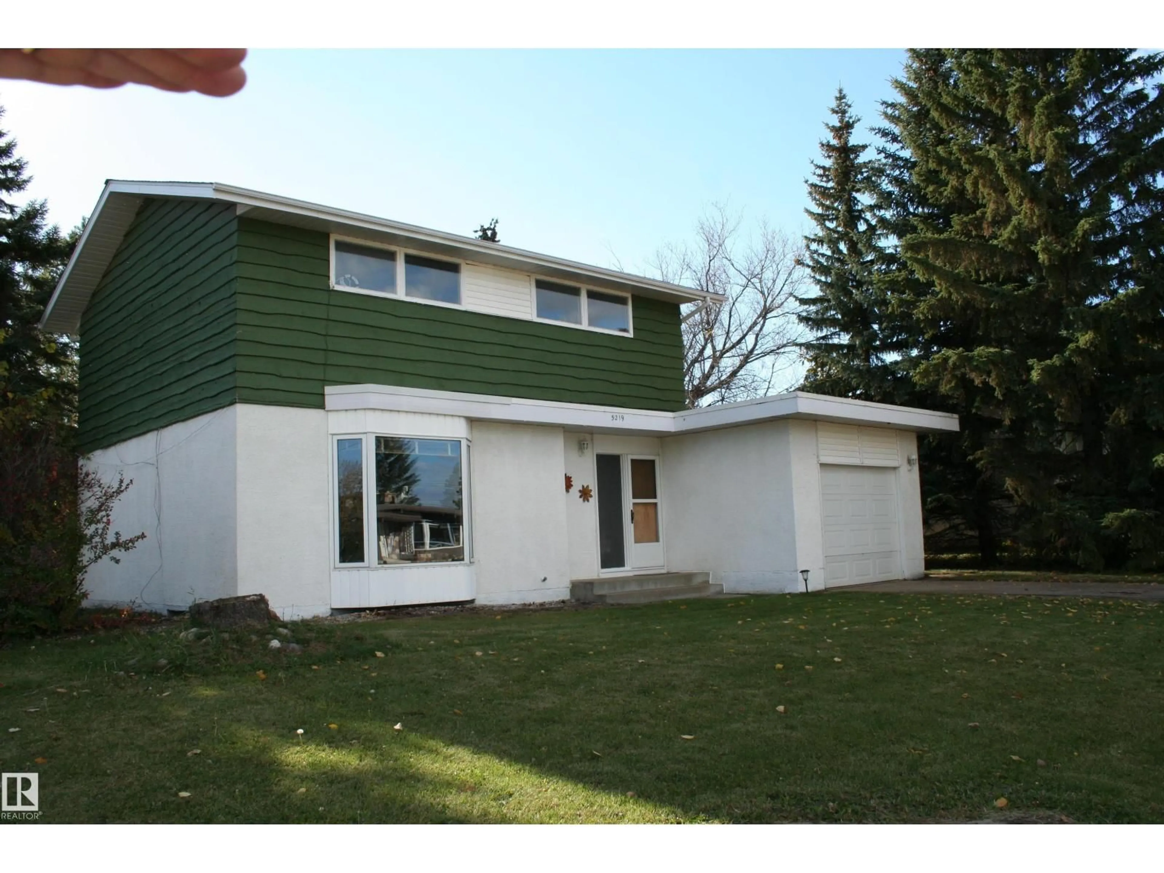 Home with vinyl exterior material, street for 5219 57 AV, Viking Alberta T0B4N0