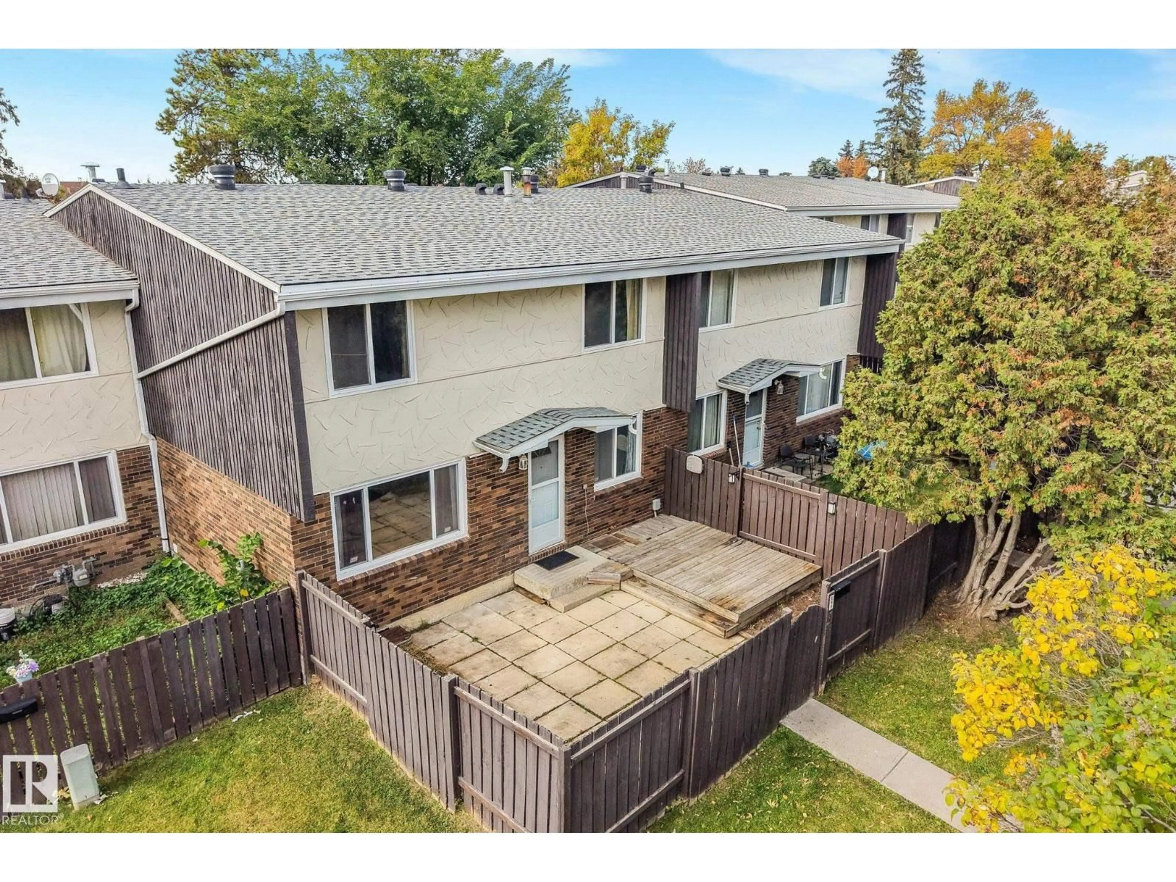 A pic from outside/outdoor area/front of a property/back of a property/a pic from drone, street for NW - 144 ROSELAND VG, Edmonton Alberta T5E5R6