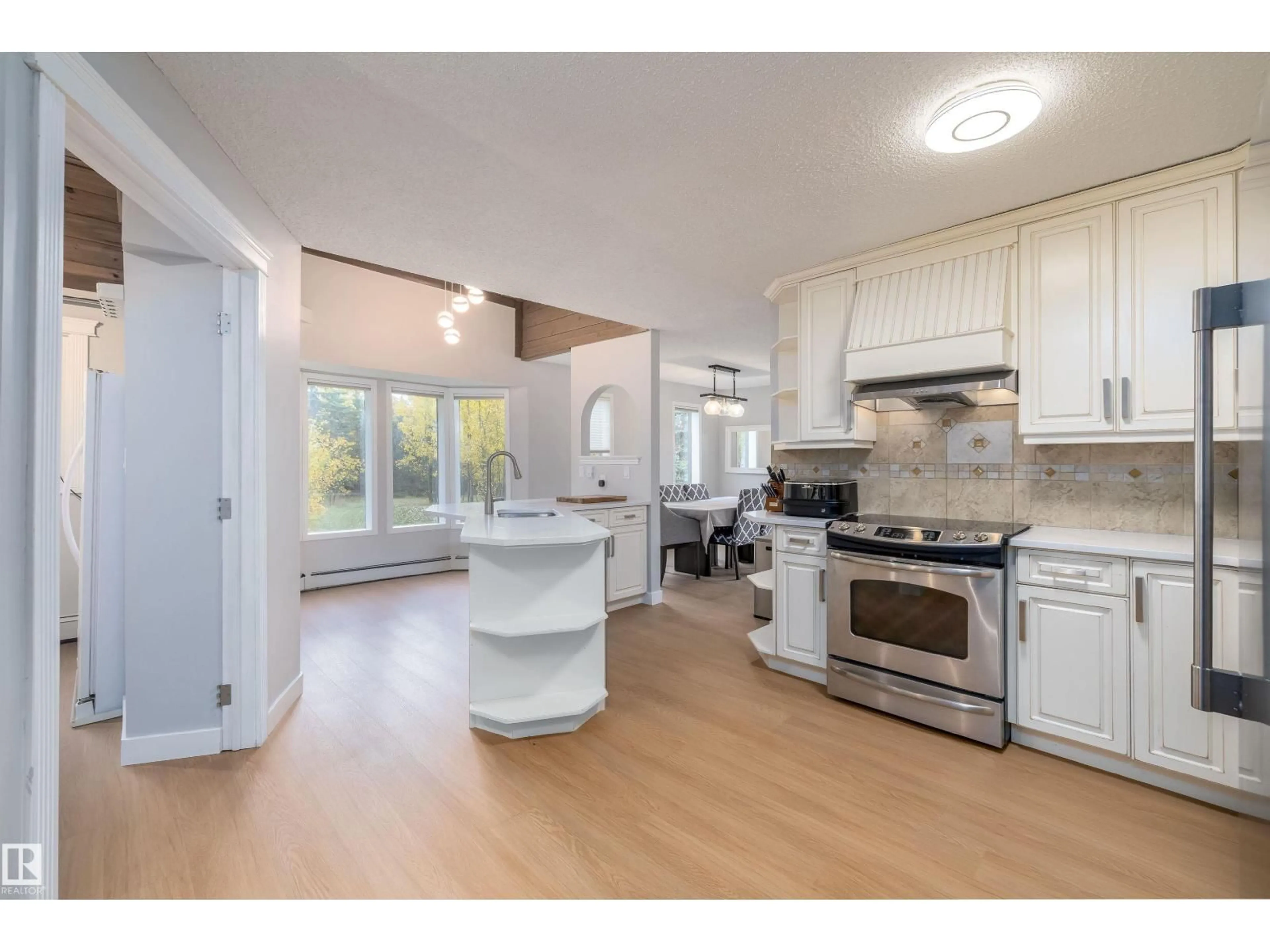 Open concept kitchen, unknown for 52470 - 73 RANGE ROAD 221, Rural Strathcona County Alberta T8E2H8