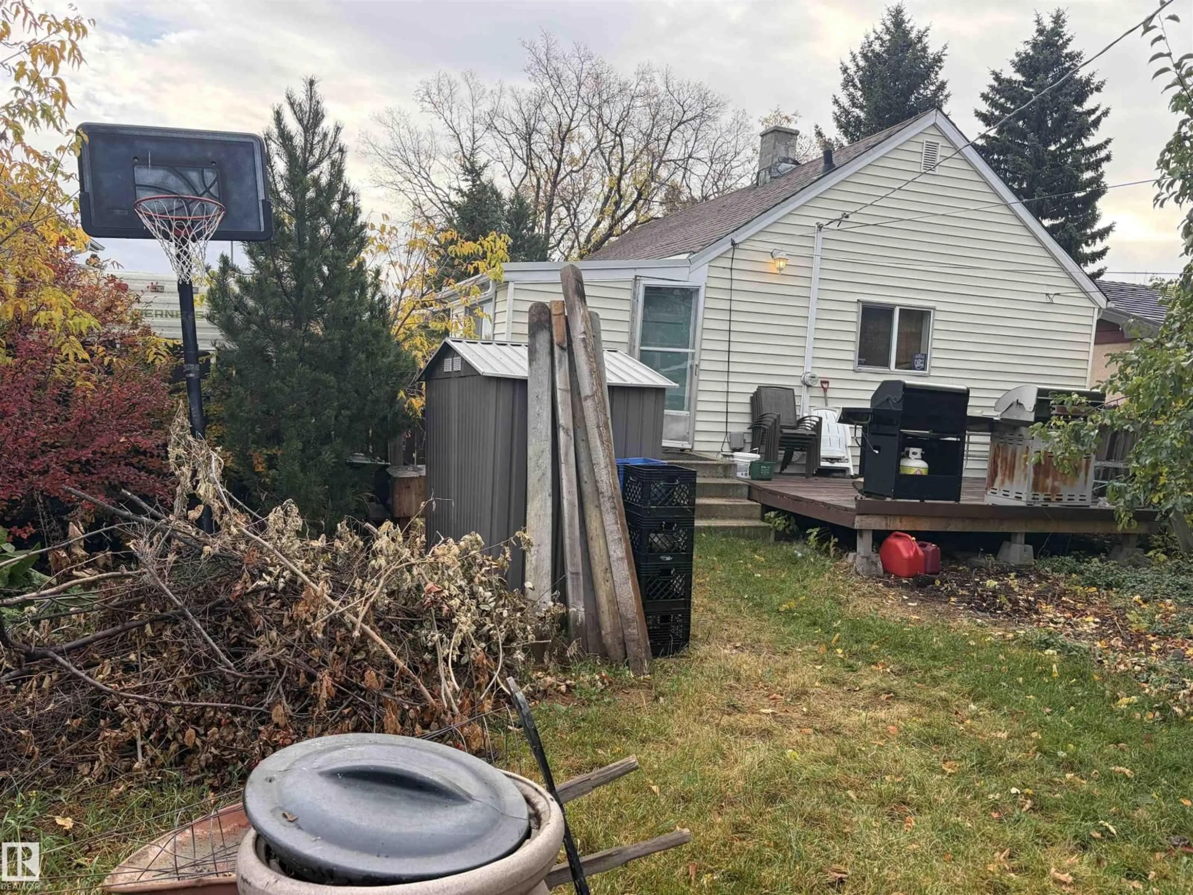 Shed for 10208 158 ST, Edmonton Alberta T5P2Y2