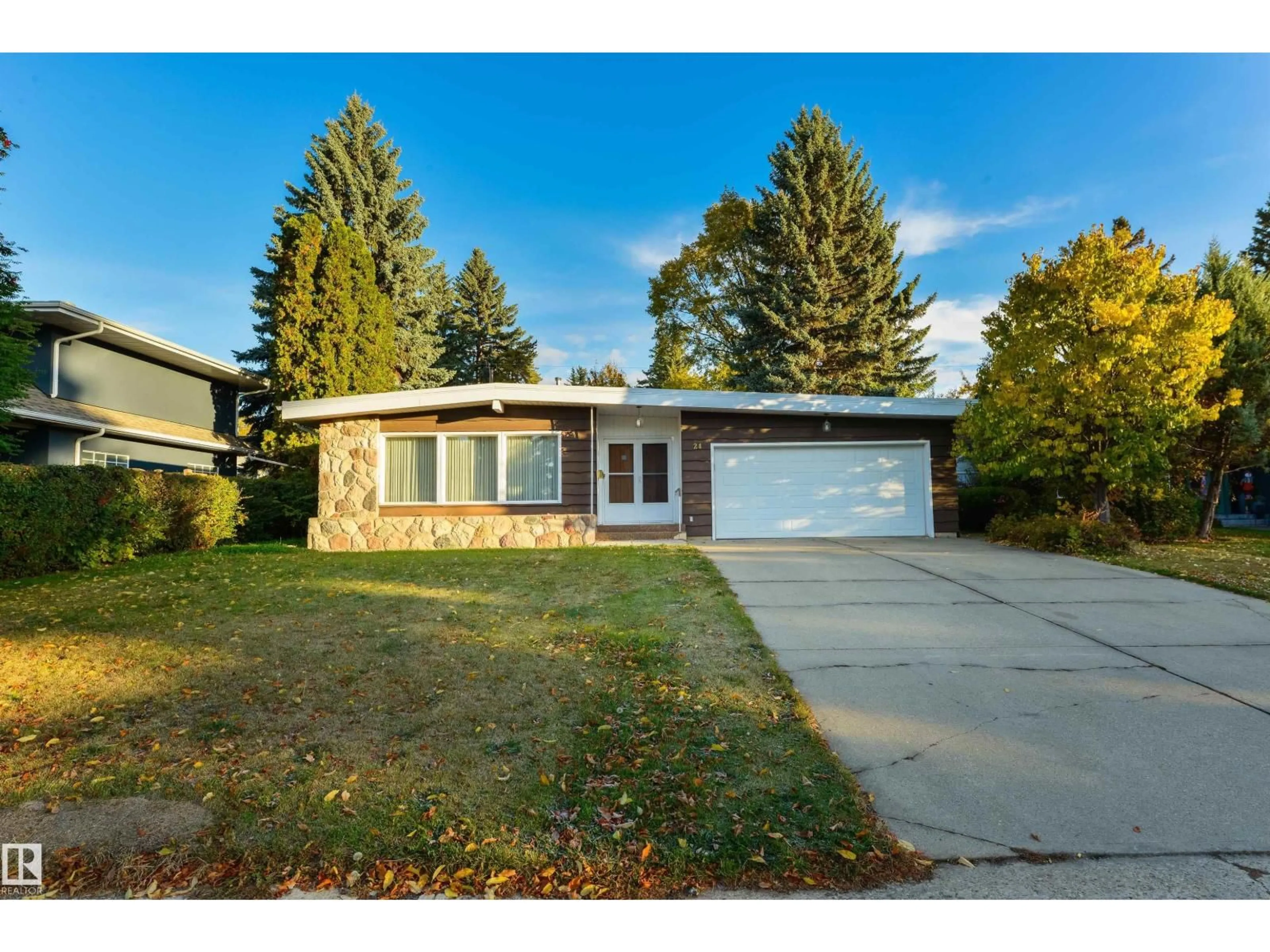 Home with vinyl exterior material, street for 24 VALLEYVIEW CR, Edmonton Alberta T5R5S4