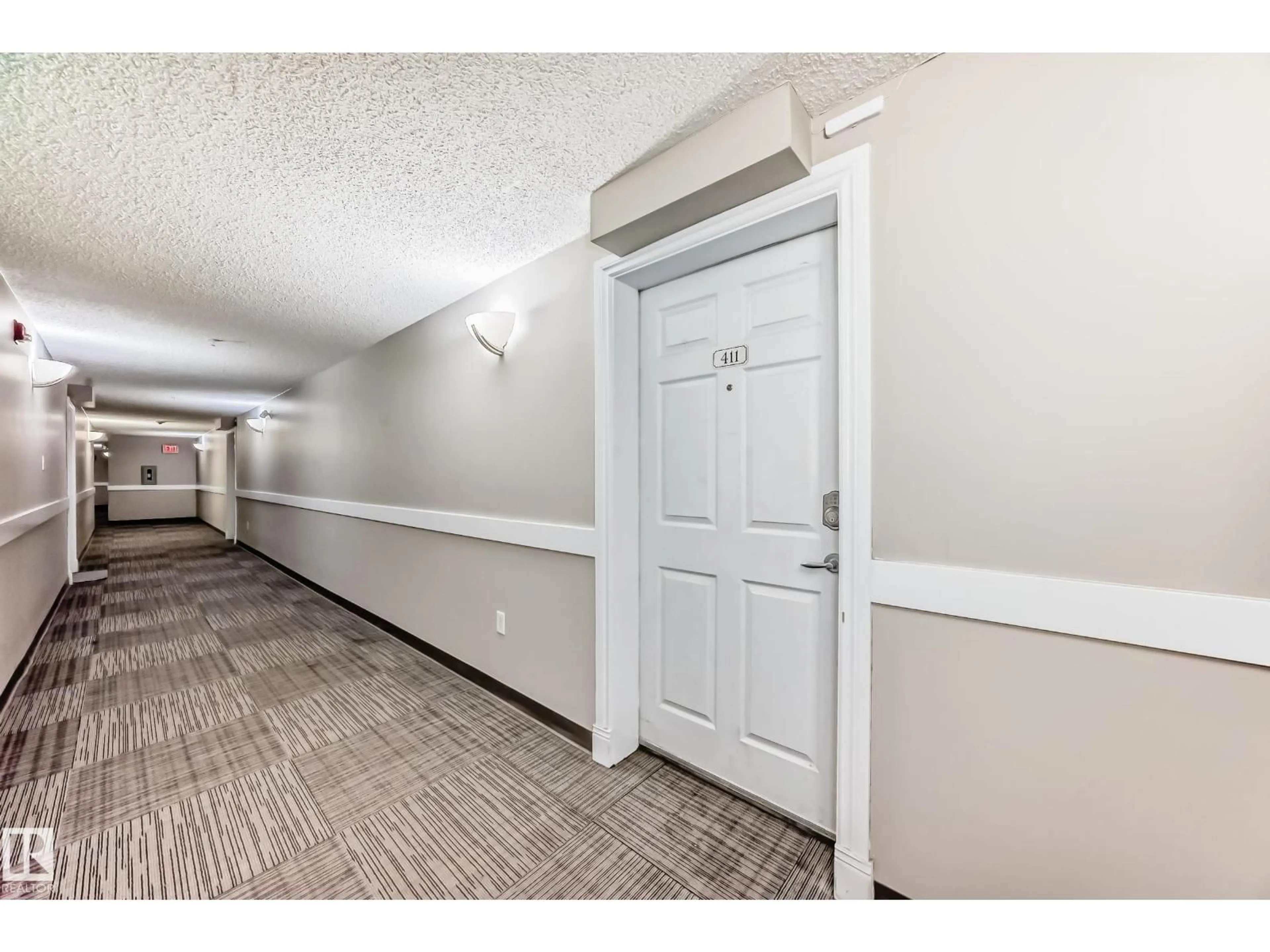 Indoor foyer for 411 6925 199 ST NW, Edmonton Alberta T5T3X8