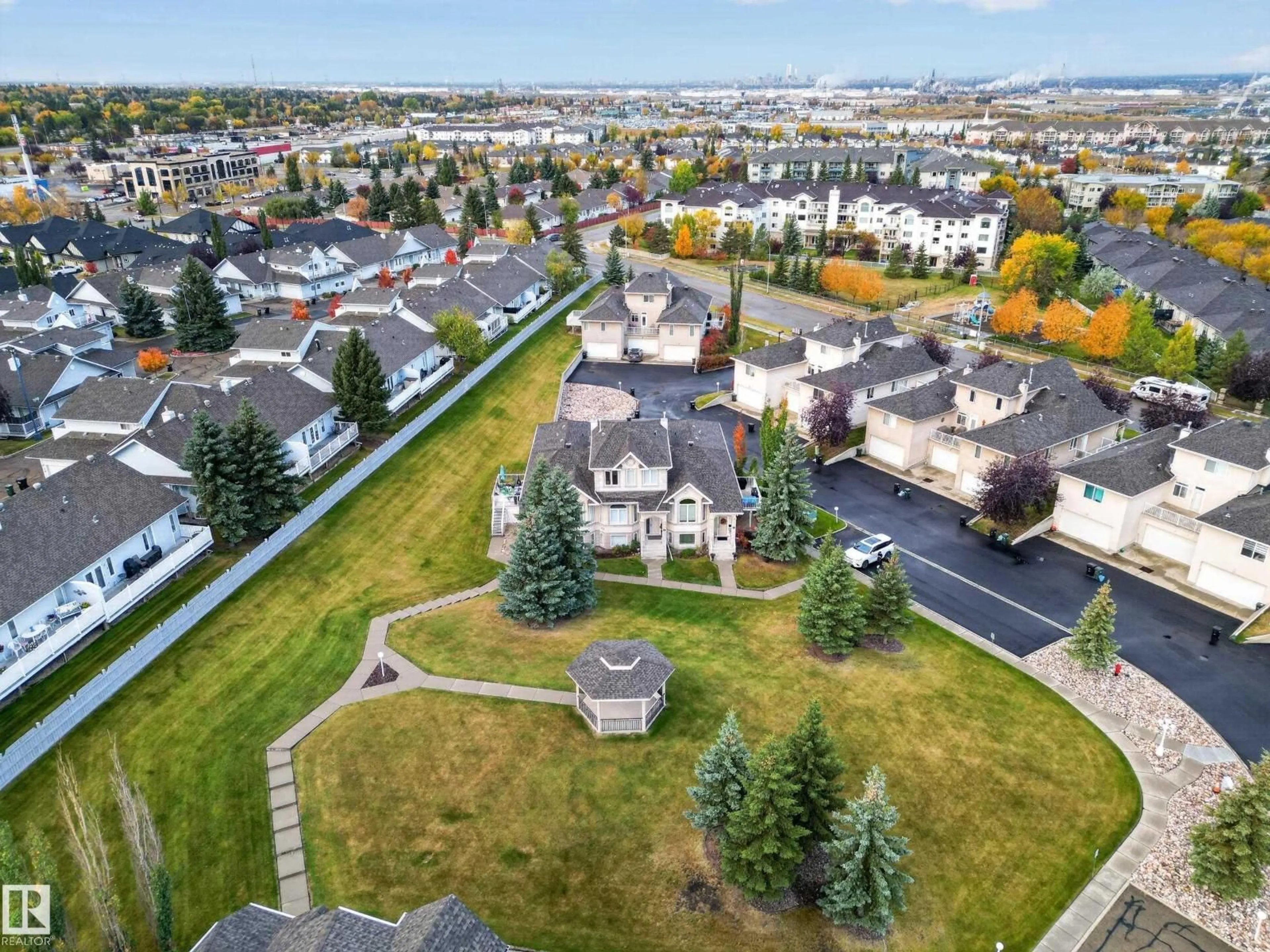 A pic from outside/outdoor area/front of a property/back of a property/a pic from drone, unknown for 35 101 JIM COMMON DR, Sherwood Park Alberta T8H2M1